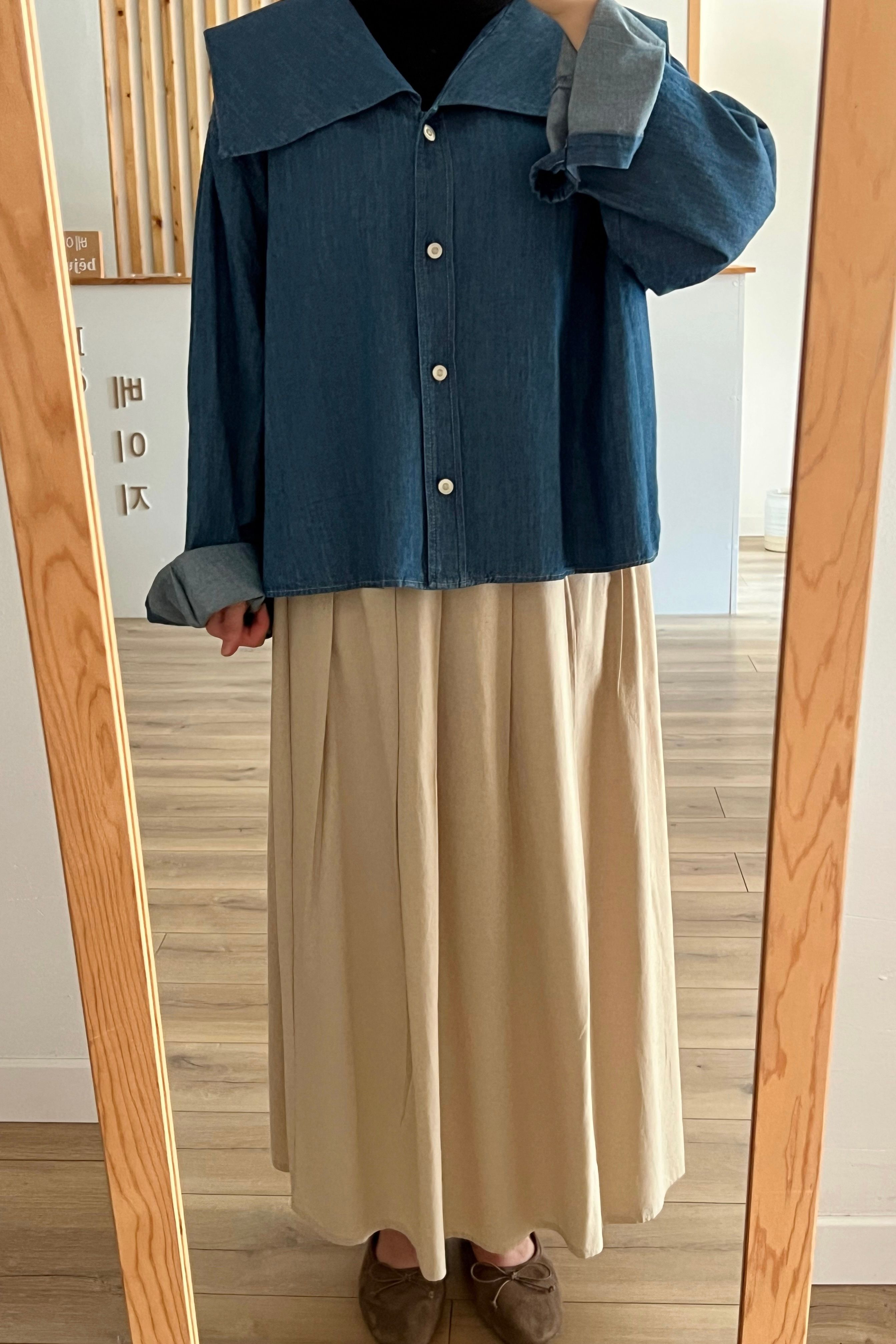 İnce denim gömlek