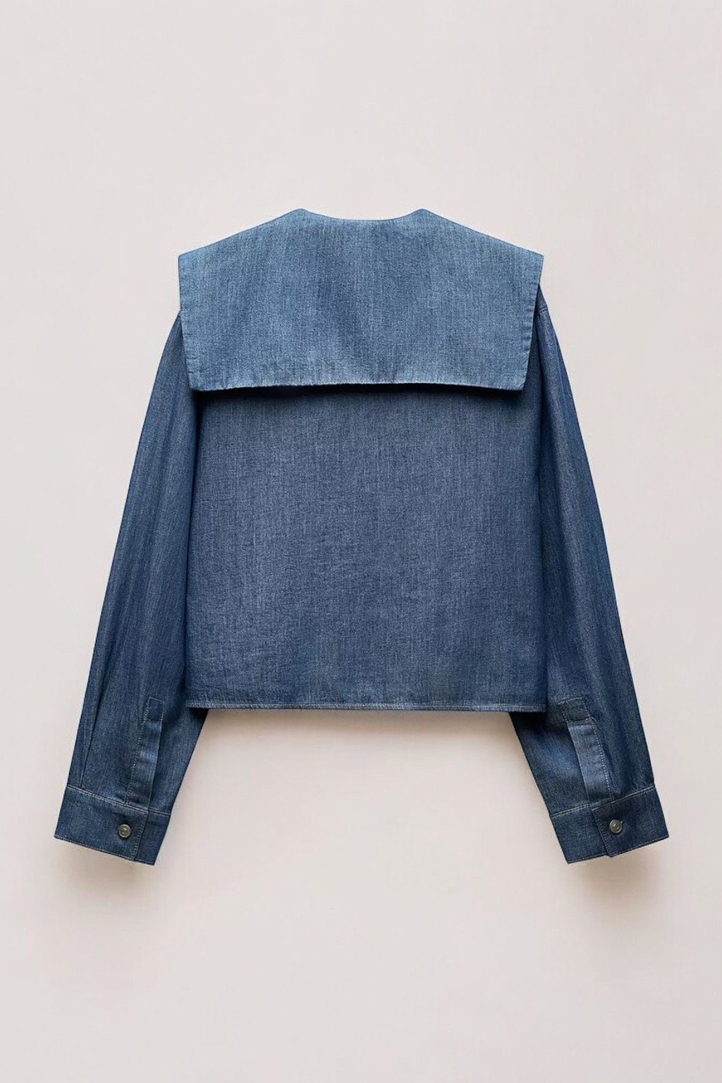 İnce denim gömlek