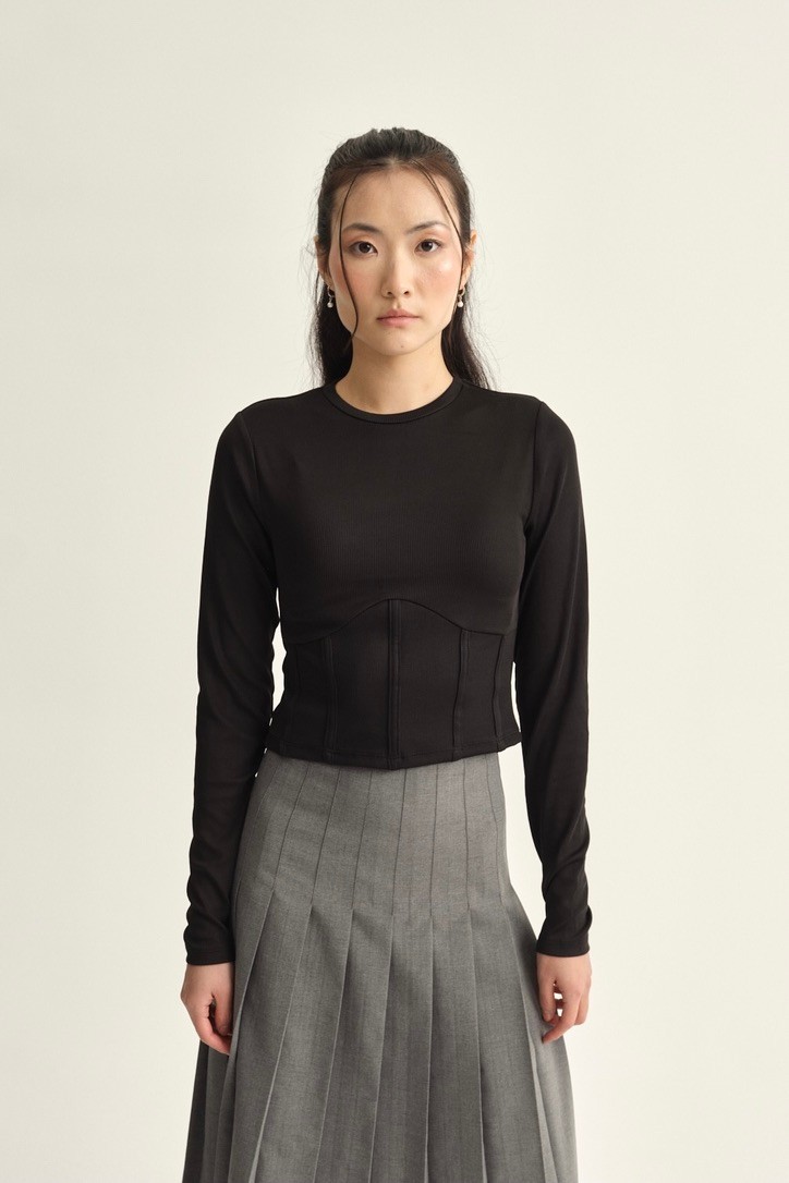 Basic blouse with corset