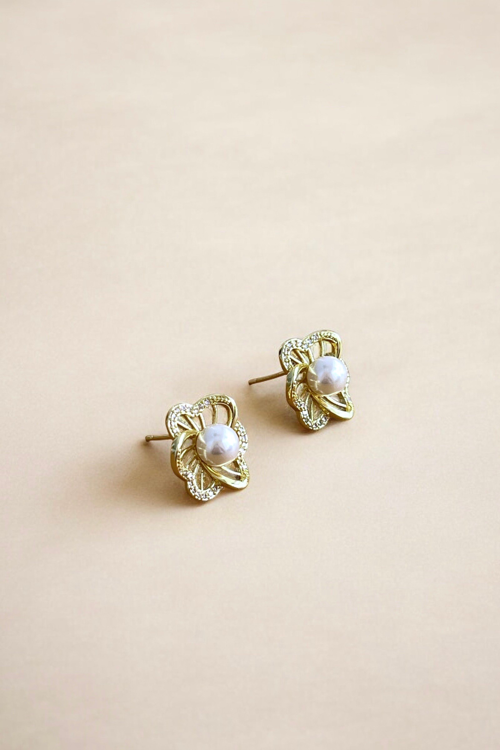 pearl flower küpe