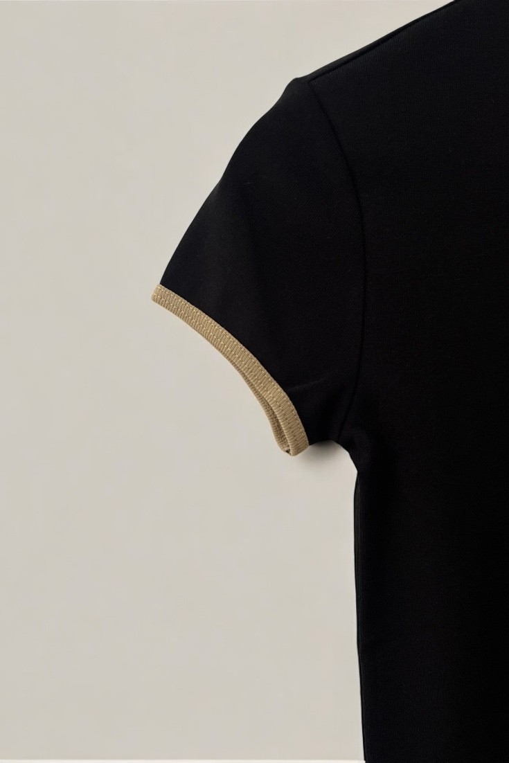 Kontrast detaylı kısa kollu t-shirt