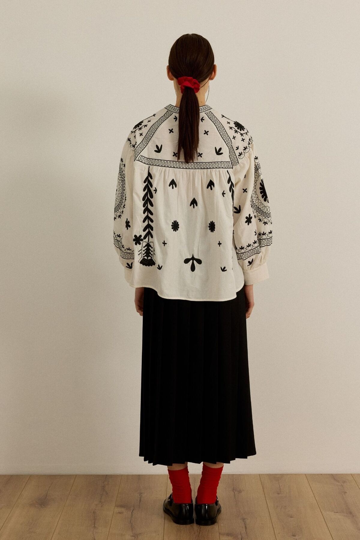 İşlemeli oversize gömlek