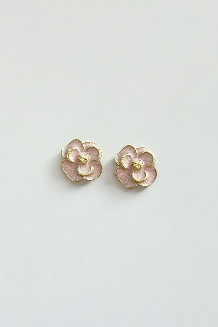 Floral kabartmalı küpe 