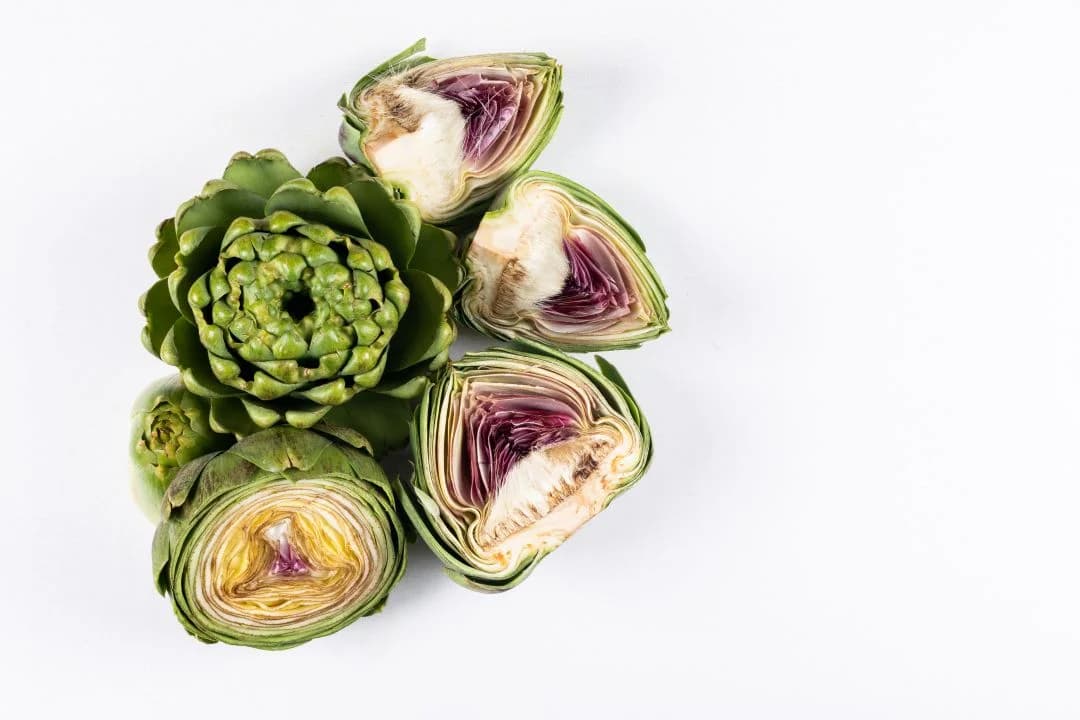 Kesilmiş enginarın iç yapısı ve tazelik görünümü