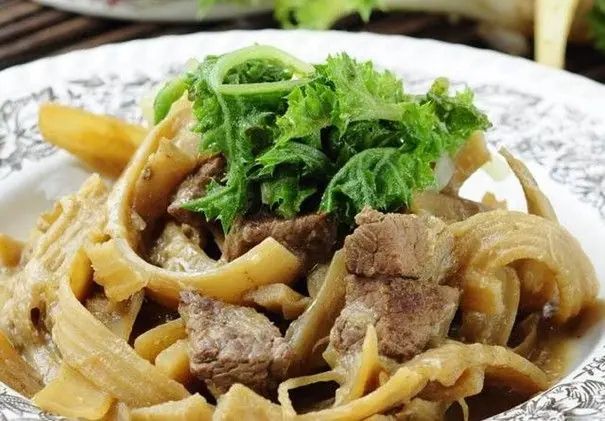 Kuzu etli şevketi bostan yemeği Ege mutfağının geleneksel şevketi bostan tarifi