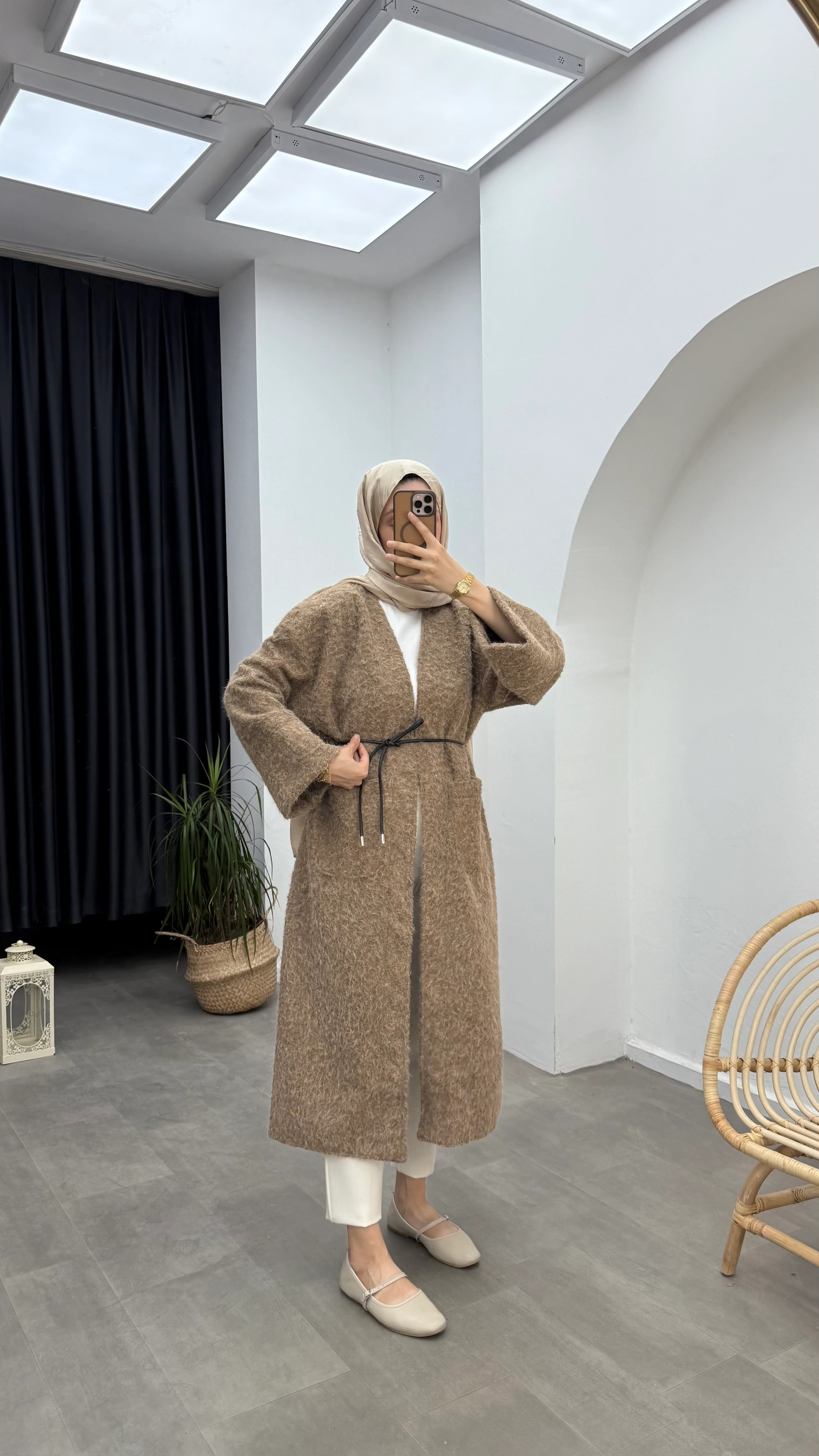 Örgü Kemerli Kaşe Kaban