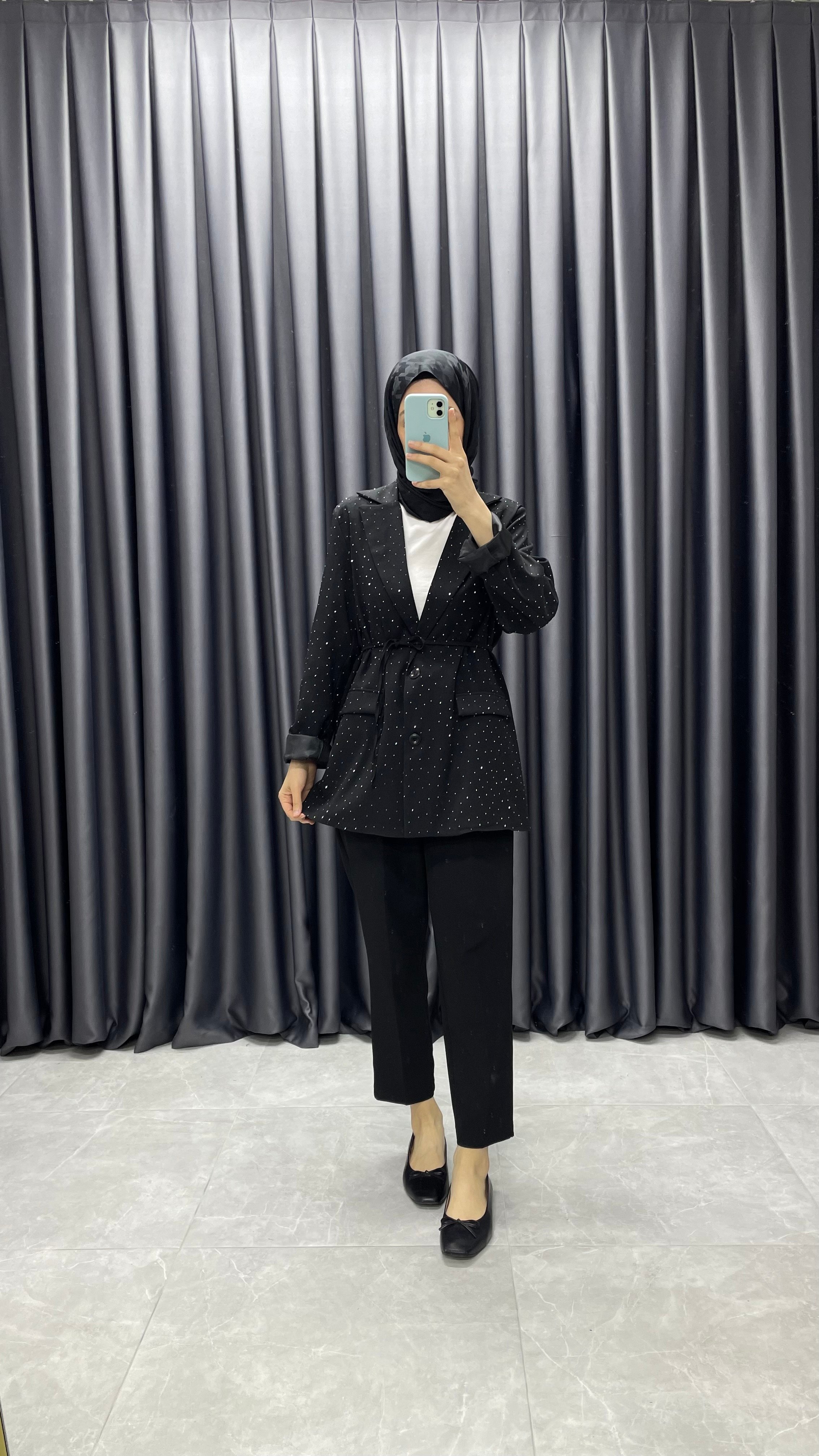 Taş Detaylı Kemerli Blazer Ceket - Siyah