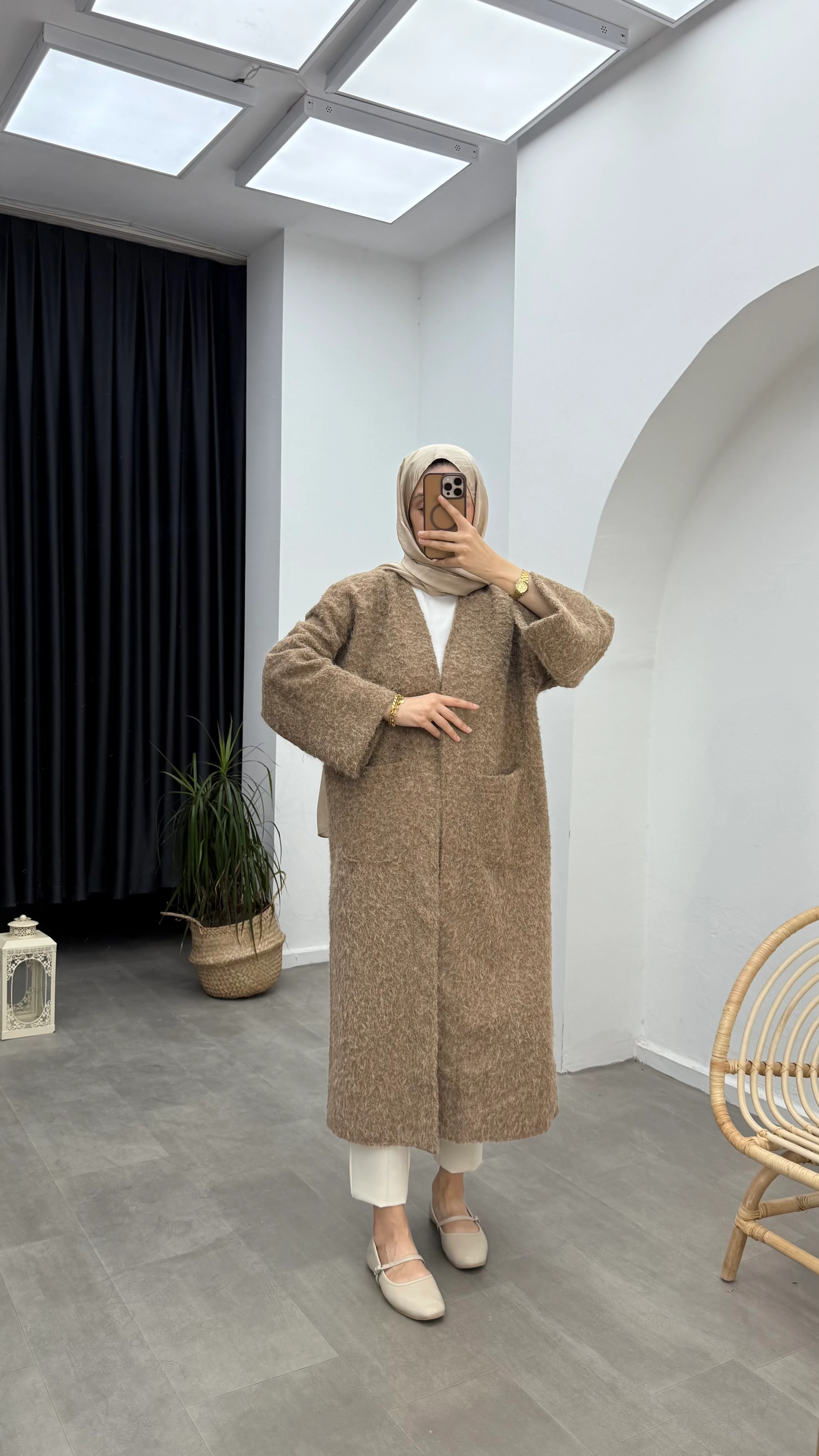 Örgü Kemerli Kaşe Kaban