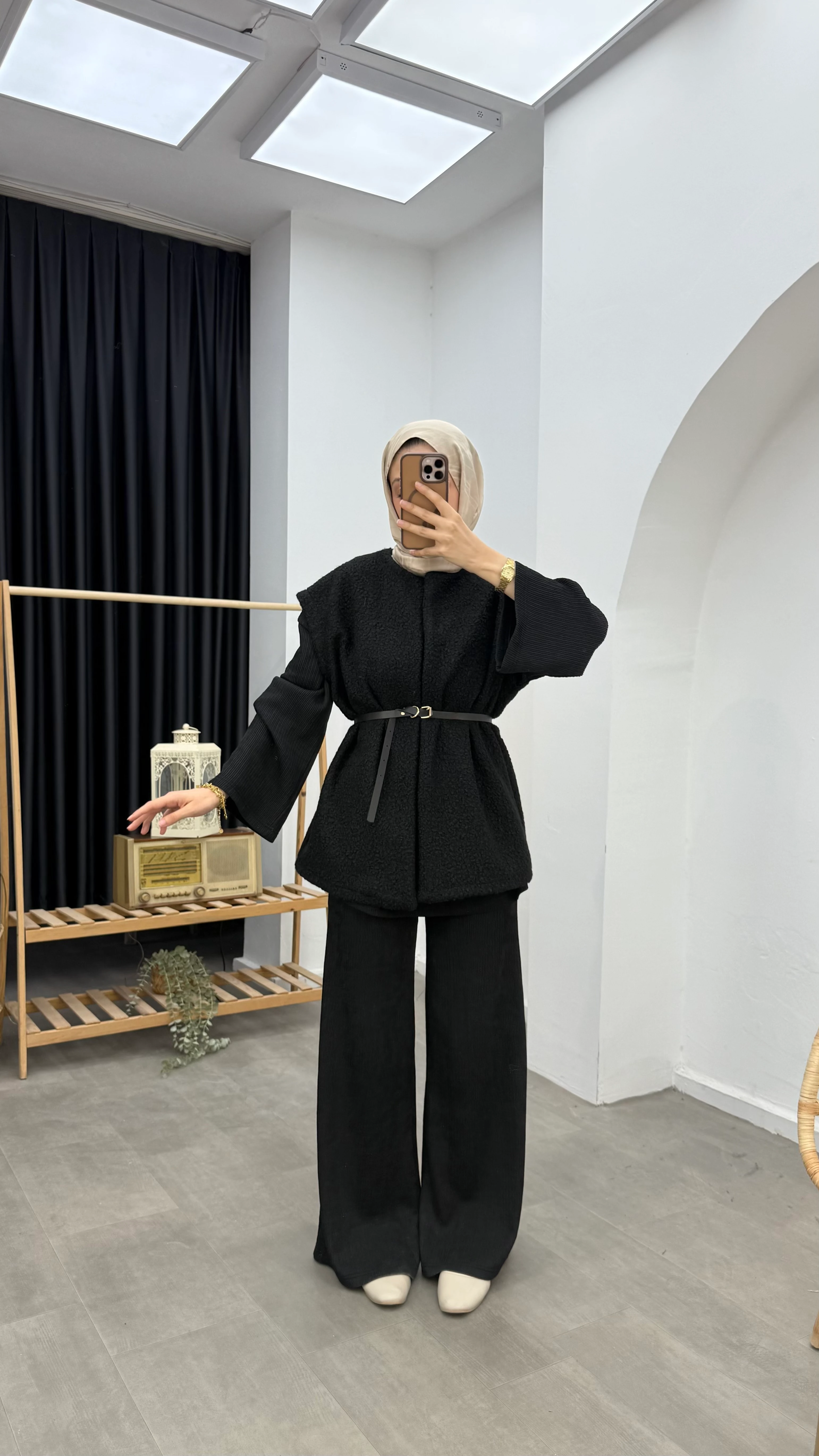 Orkide Deri Kemerli Yelek - Siyah