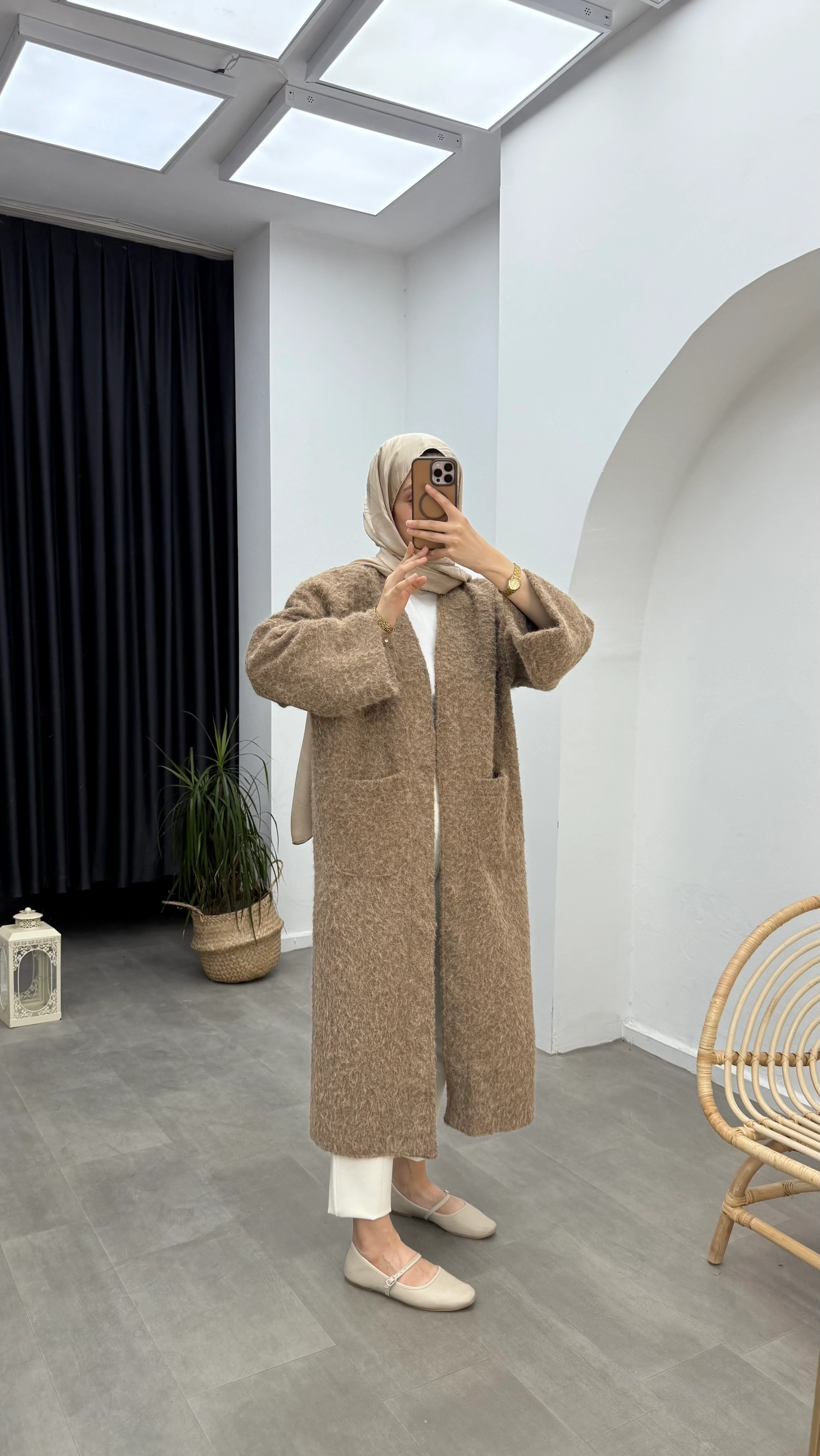 Örgü Kemerli Kaşe Kaban