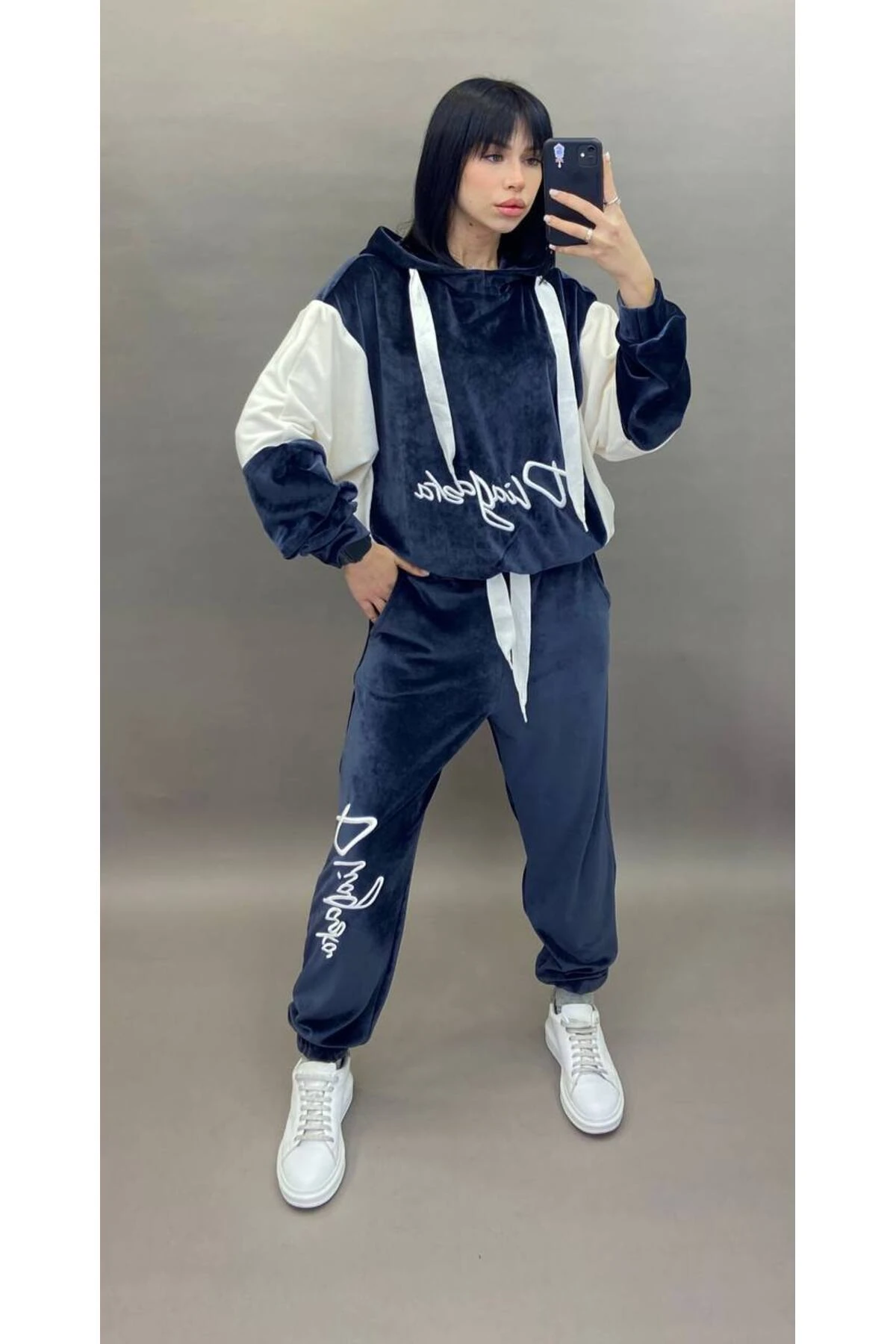 Kadın Kadife Eşofman Takım Kapüşonlu Yazı Detaylı Rahat Kalıp Model