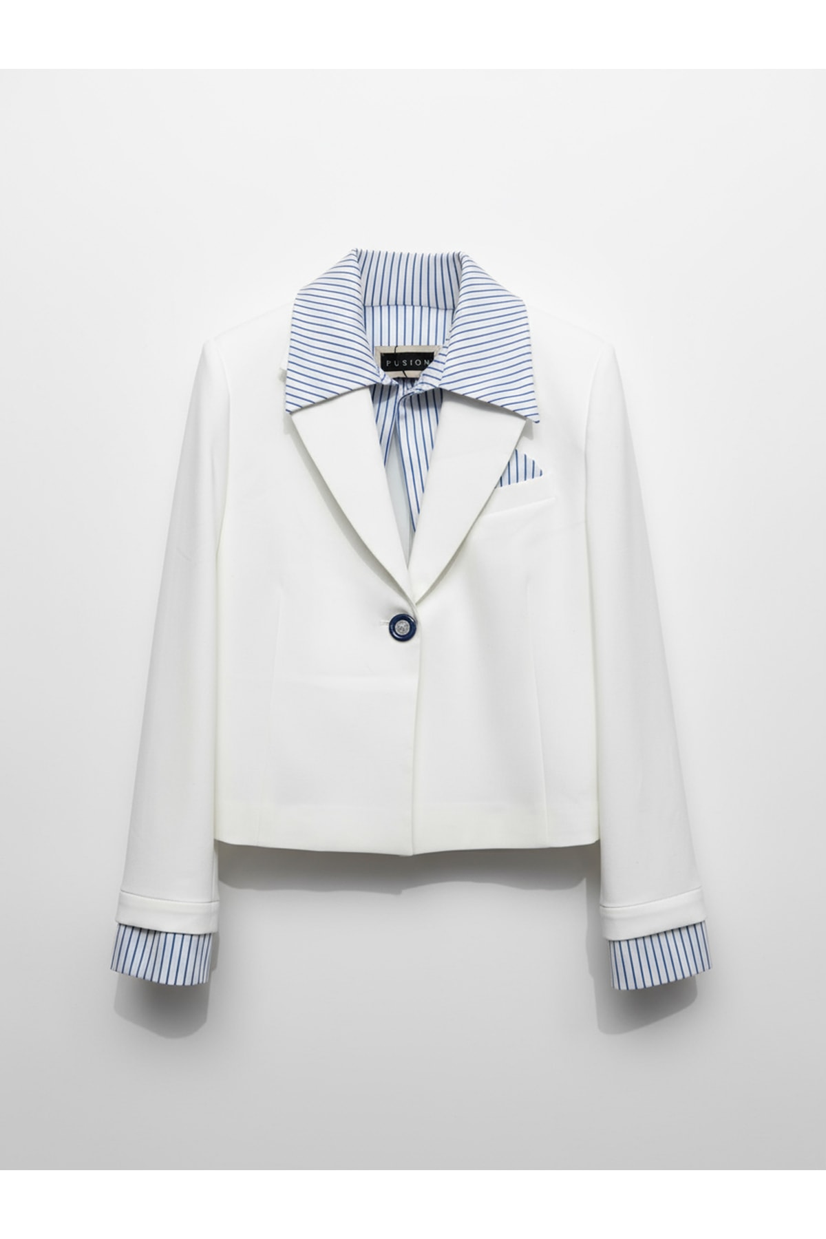 Kadın Rahat Kalıp Gömlek Yaka Detaylı Kısa Blazer Ceket - Beyaz