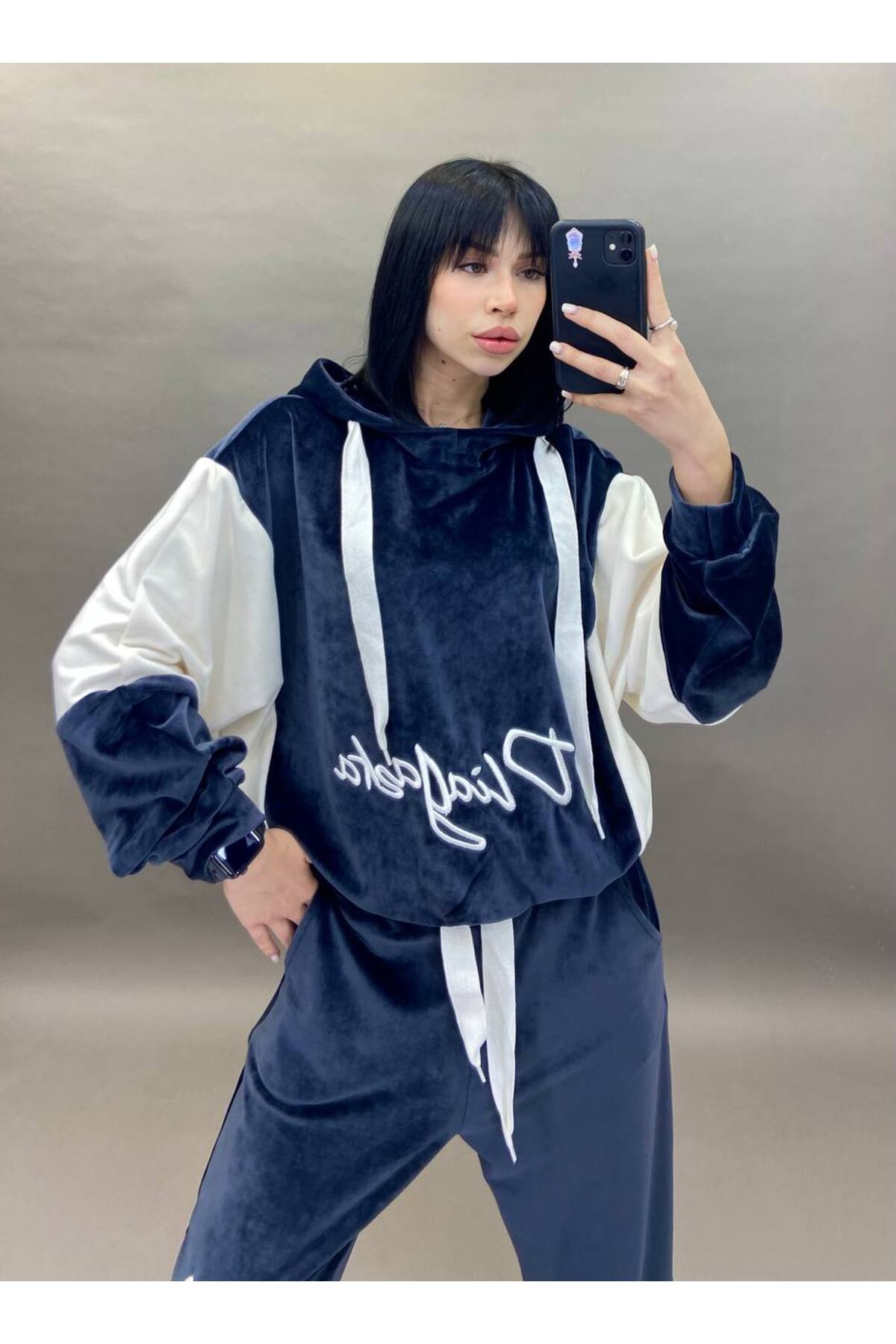 Kadın Kadife Eşofman Takım Kapüşonlu Yazı Detaylı Rahat Kalıp Model