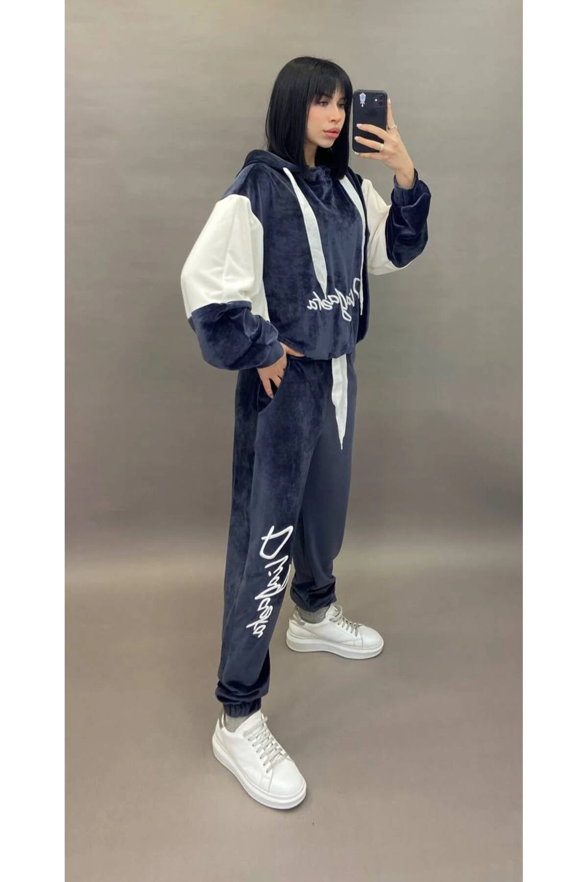 Kadın Kadife Eşofman Takım Kapüşonlu Yazı Detaylı Rahat Kalıp Model