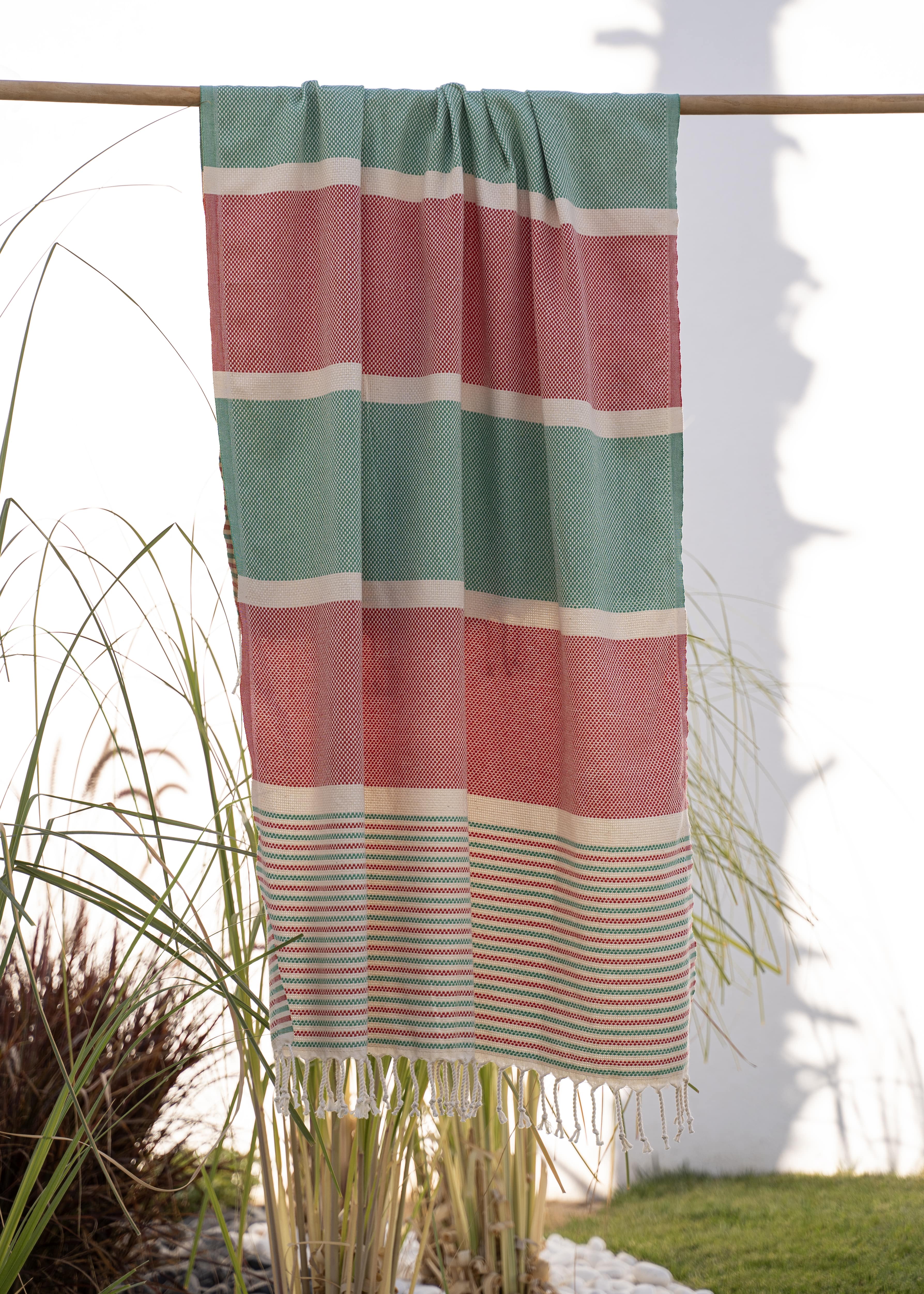 Buldan İşi Kırmızı & Beyaz Kare Desenli Pamuk Peştemal – 95×180 cm (Navia Koleksiyonu)