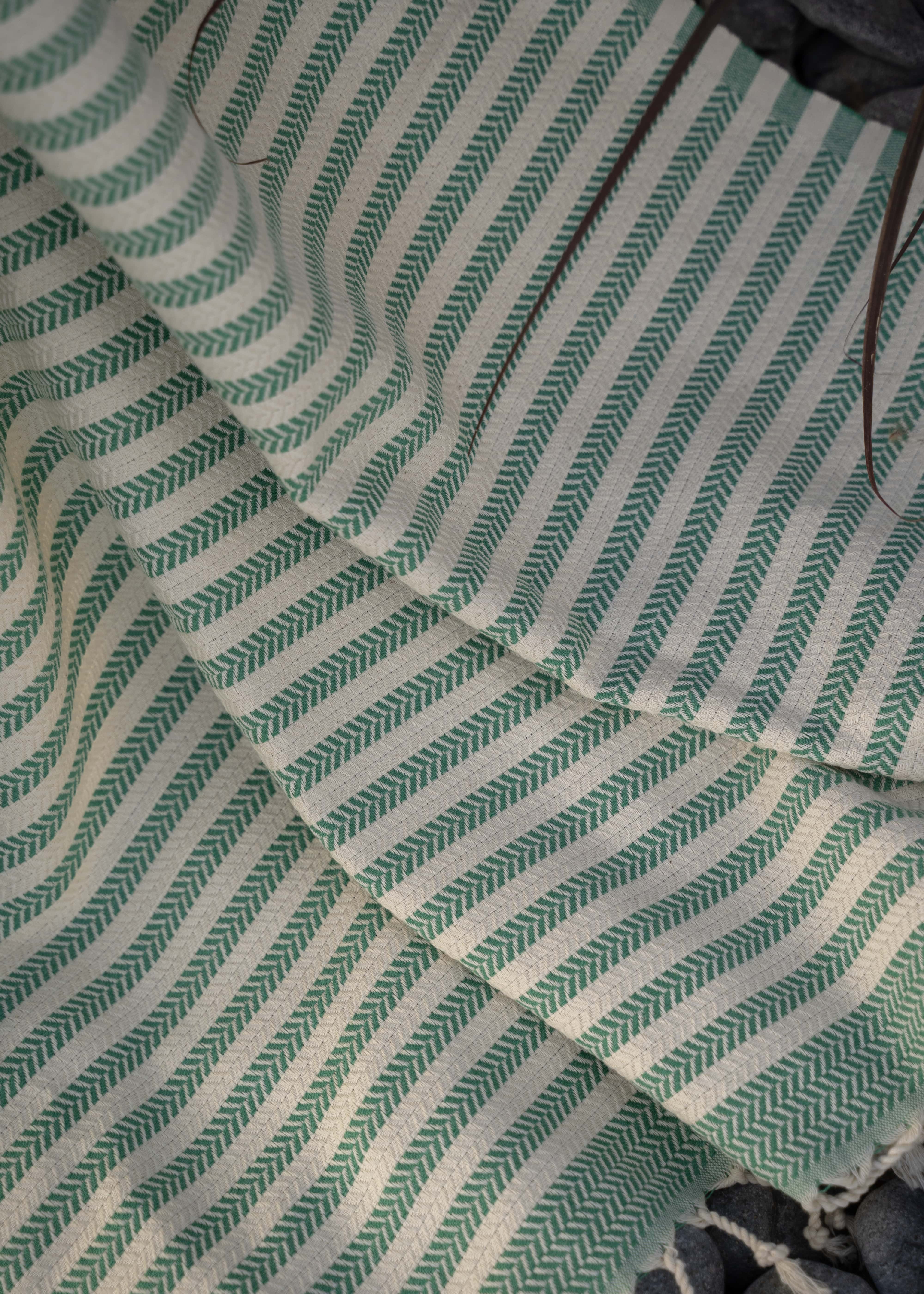 Buldan İşi Saç Örgü Desenli Benetton Renk Pamuk Peştemal – Plaj & Banyo Havlusu – 95×180 cm (Bena Koleksiyonu)