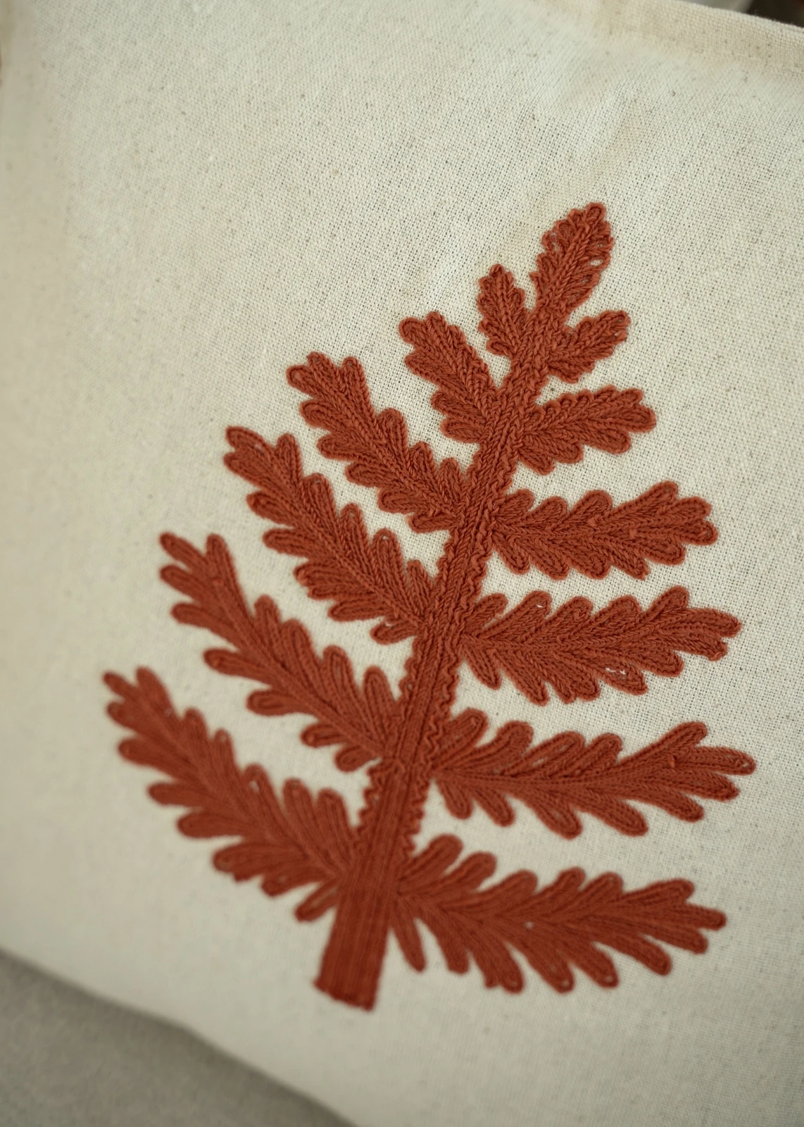 Renkli Ağaç Punch Nakışlı Dekoratif Püsküllü Kırlent Kılıfı Pamuk 42x42 cm 