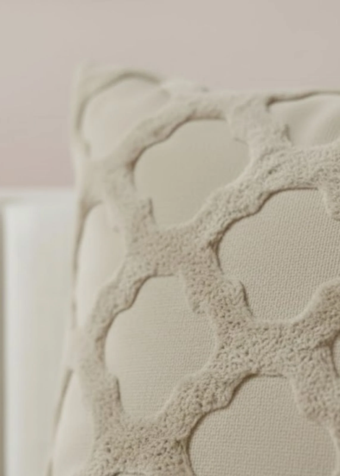 Kafes Desenli Modern Punch Nakışlı Tufting Welsoft Kırlent Kılıfı 42x42 cm