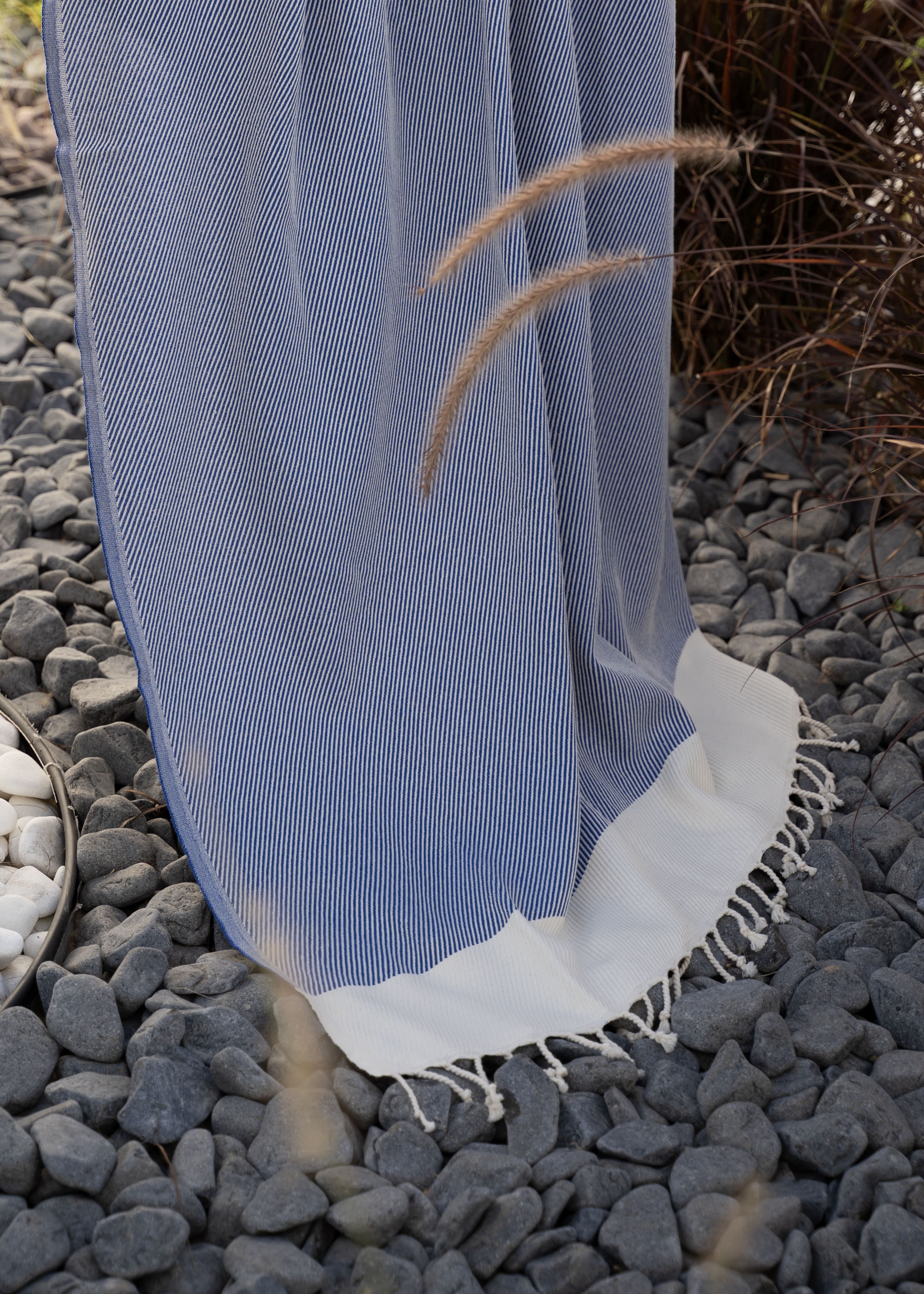 Buldan İşi Su Yolu Desenli Saks Mavisi Pamuk Peştemal – Plaj & Banyo Havlusu – 95×180 cm (Rivus Koleksiyonu)