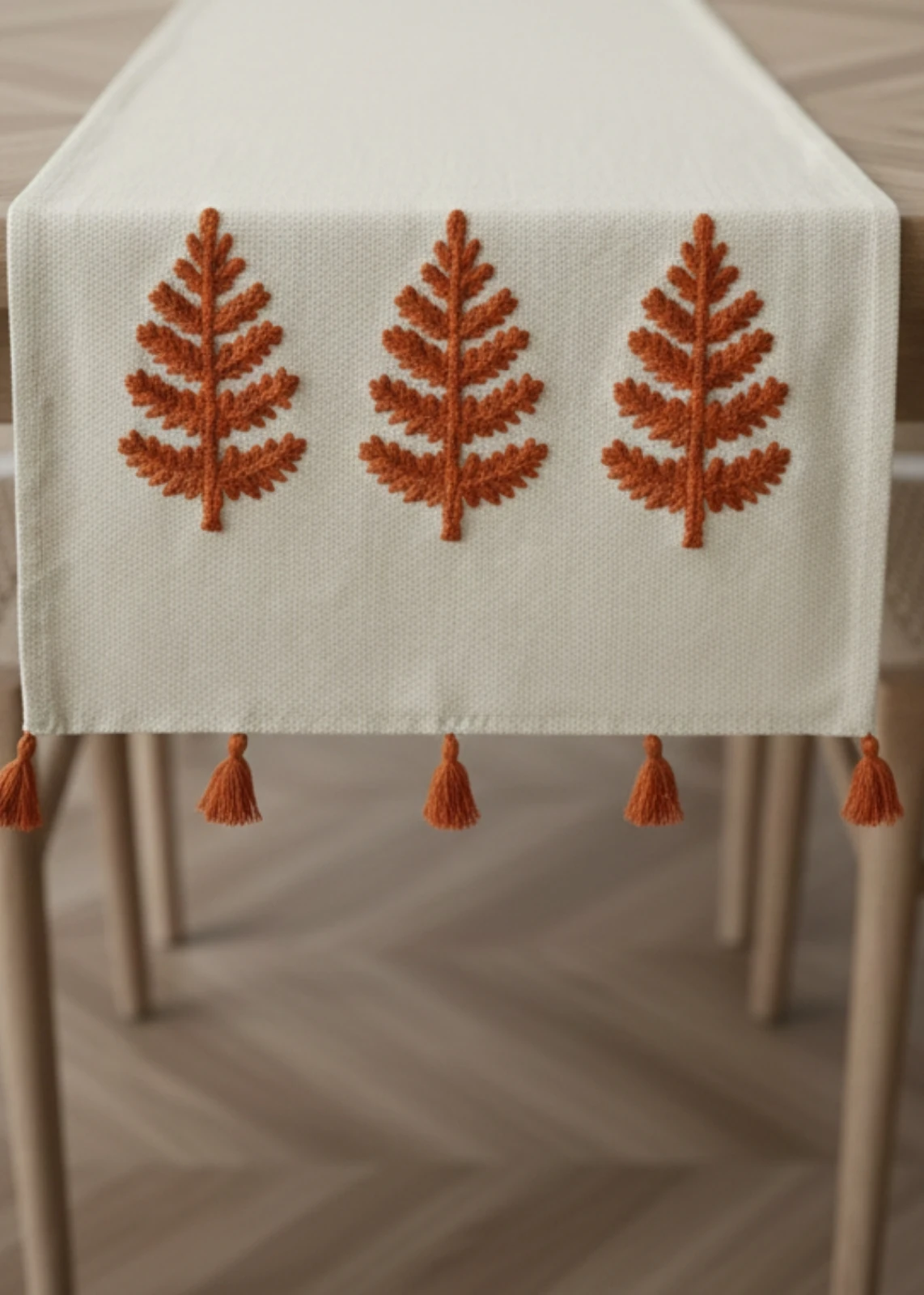 Punch Nakışlı Ağaç Motifli Püsküllü Masa Runner (40x130 cm)