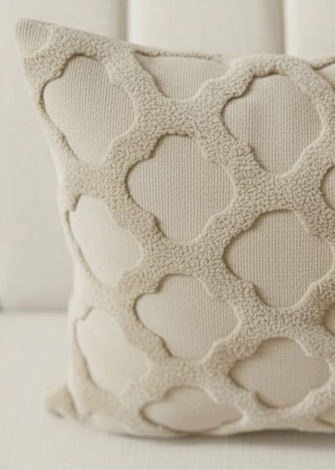 Kafes Desenli Modern Punch Nakışlı Tufting Welsoft Kırlent Kılıfı 42x42 cm