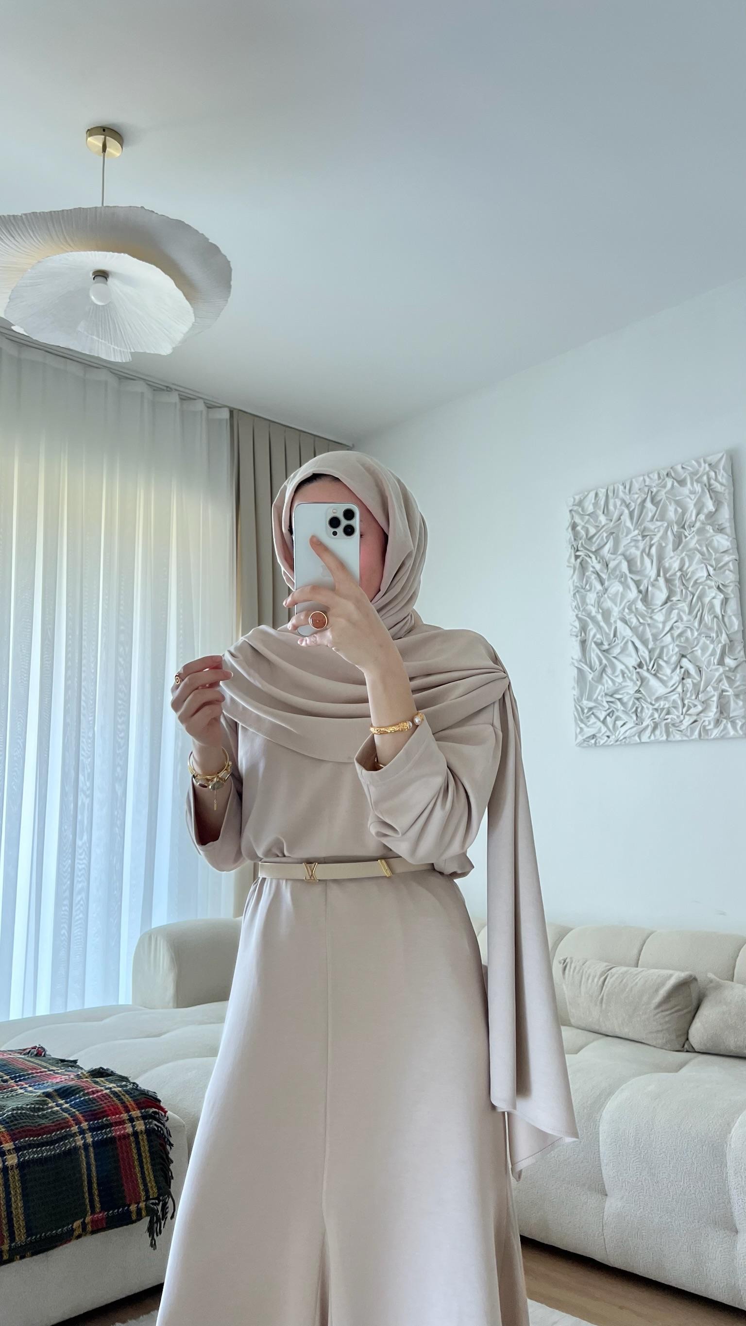 Lorena Şal Yaka Takım Taş 