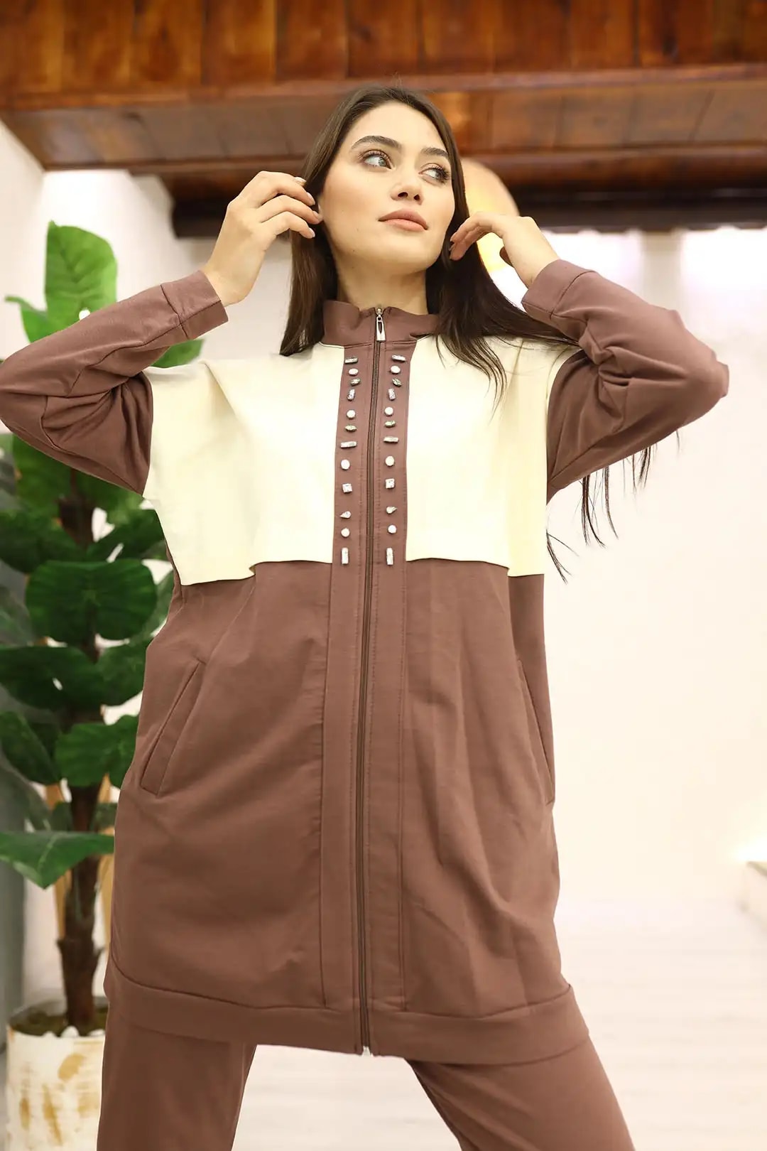Wholesale Two-Thread Fabric Stone Detailed Two-Piece Suit - Brown