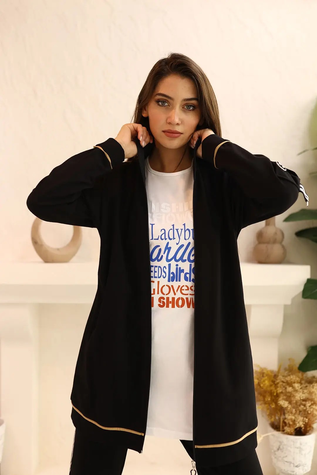 Wholesale Two-Thread Fabric Front Text Pattern Sleeves with Pocket Detailed Three-Piece Suit