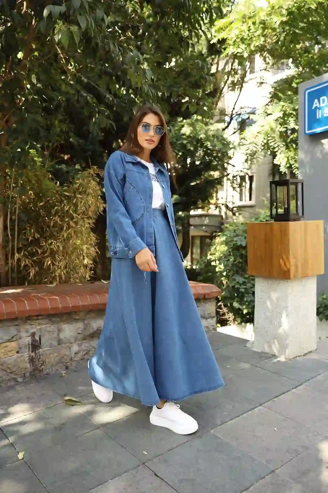 Wholesale Denim Fabric Front Buttoned Three-Piece Skirt Suit