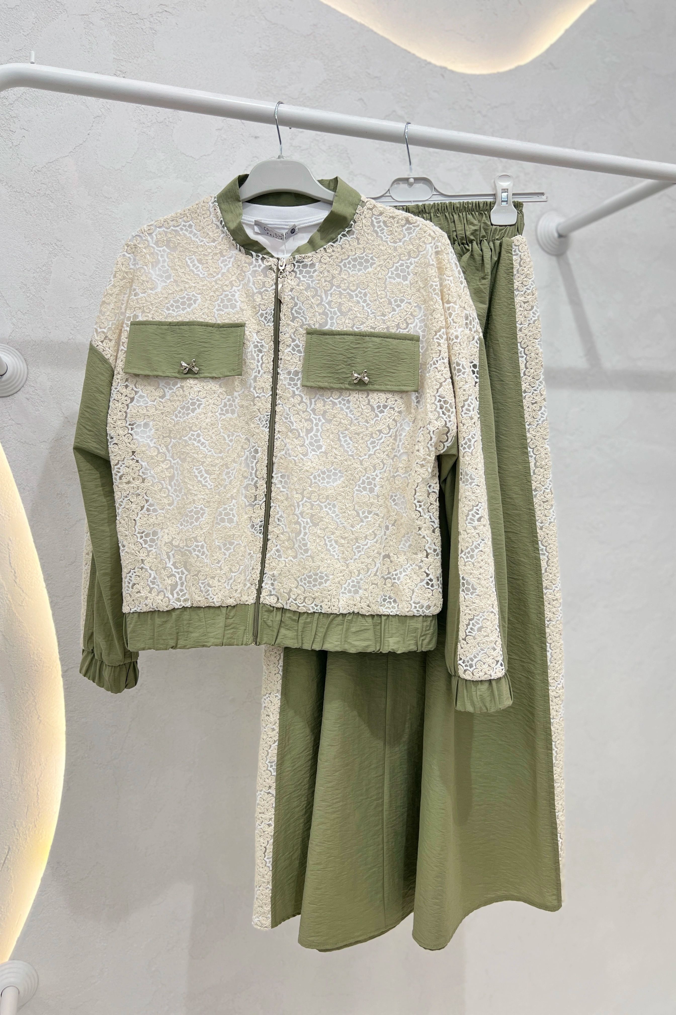 Wholesale Parachute Fabric Lace Detailed Triple Skirt Suit - 8217 Product Information - Khaki