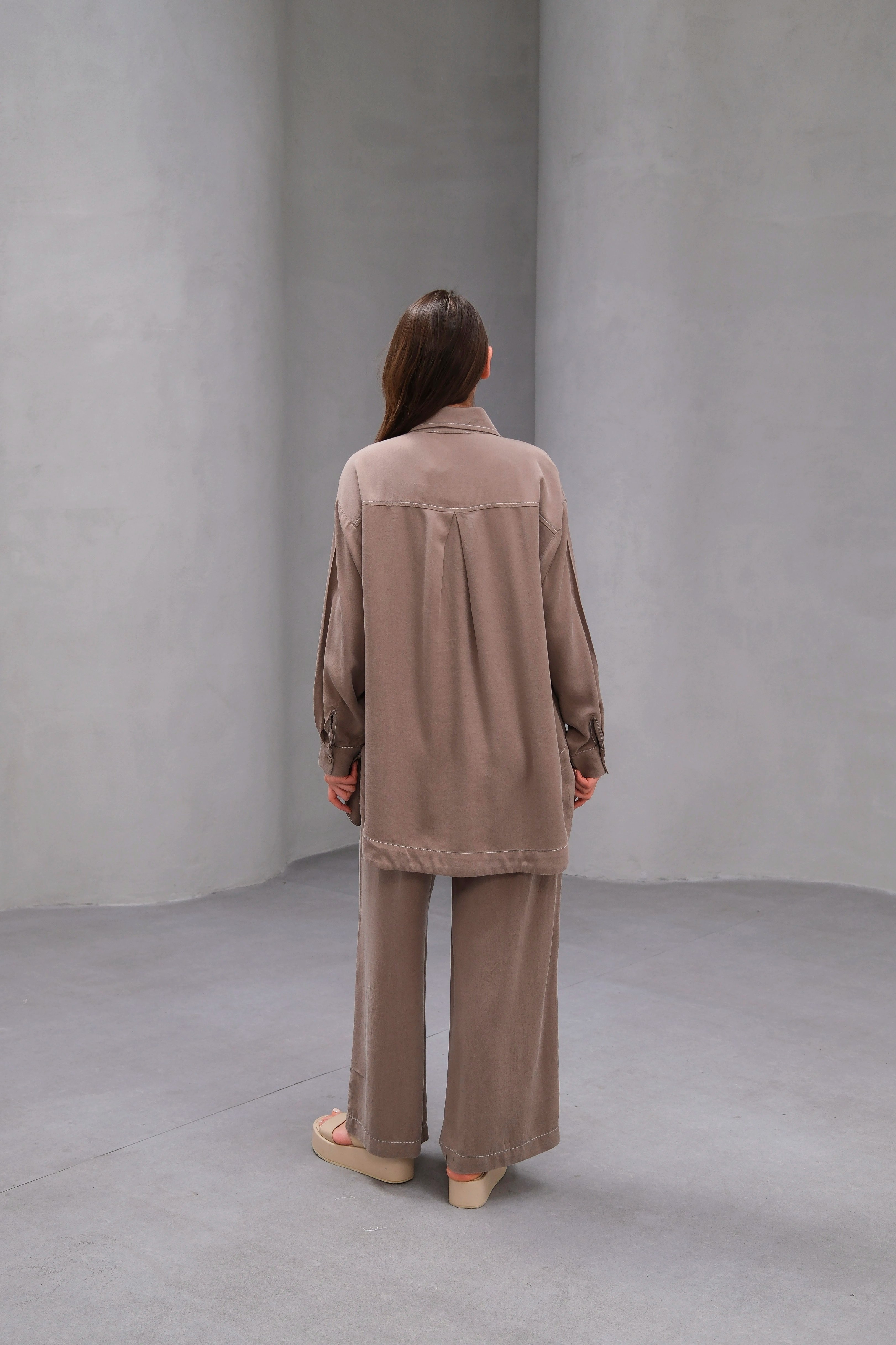 Wholesale Tencel Fabric Buttoned Flap Pocket Two Piece Suit - 10644 Product Information - Mink