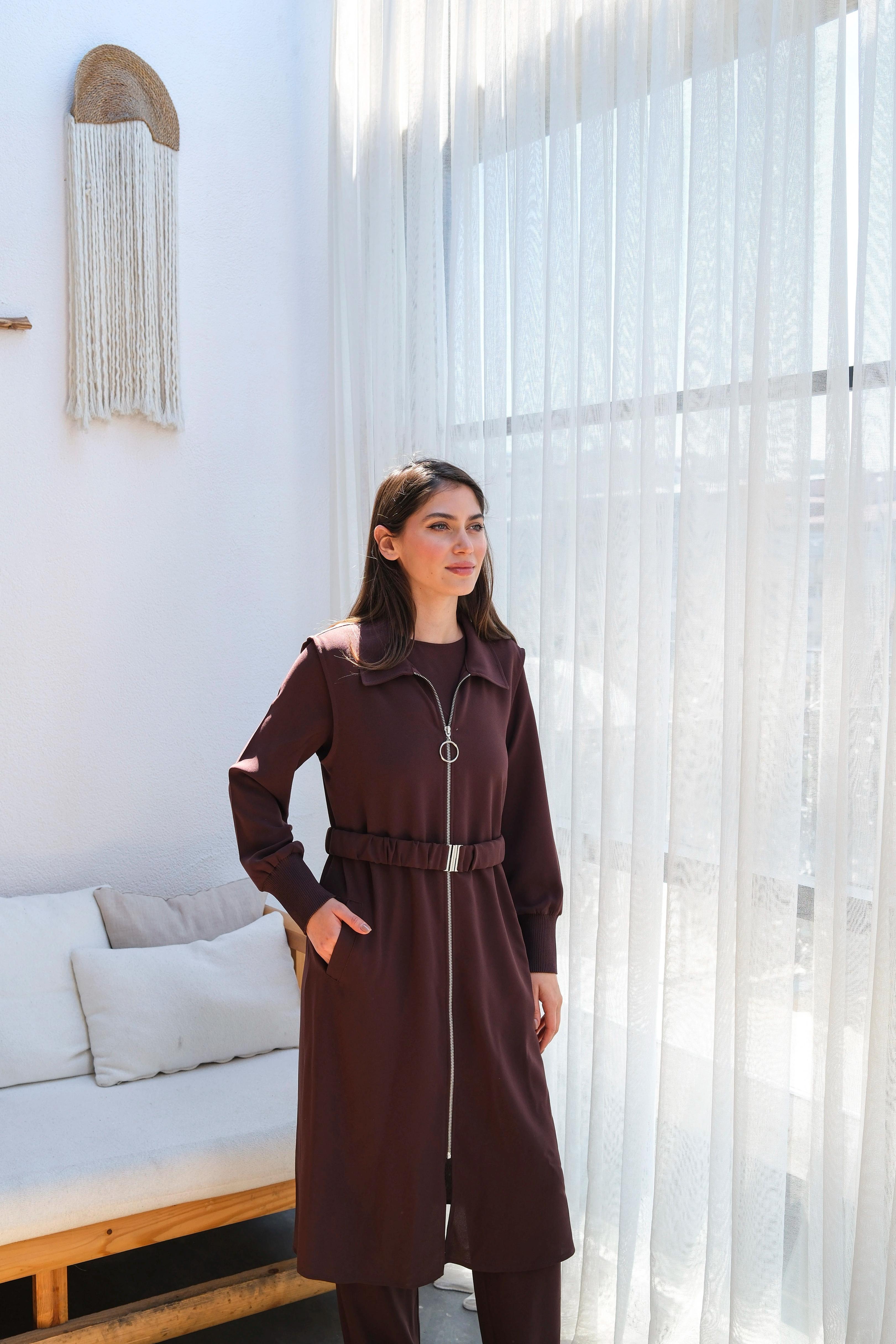 Toptan Krep Kumaş Kemerli Ve Fermuarlı Üçlü Takım - KAHVE