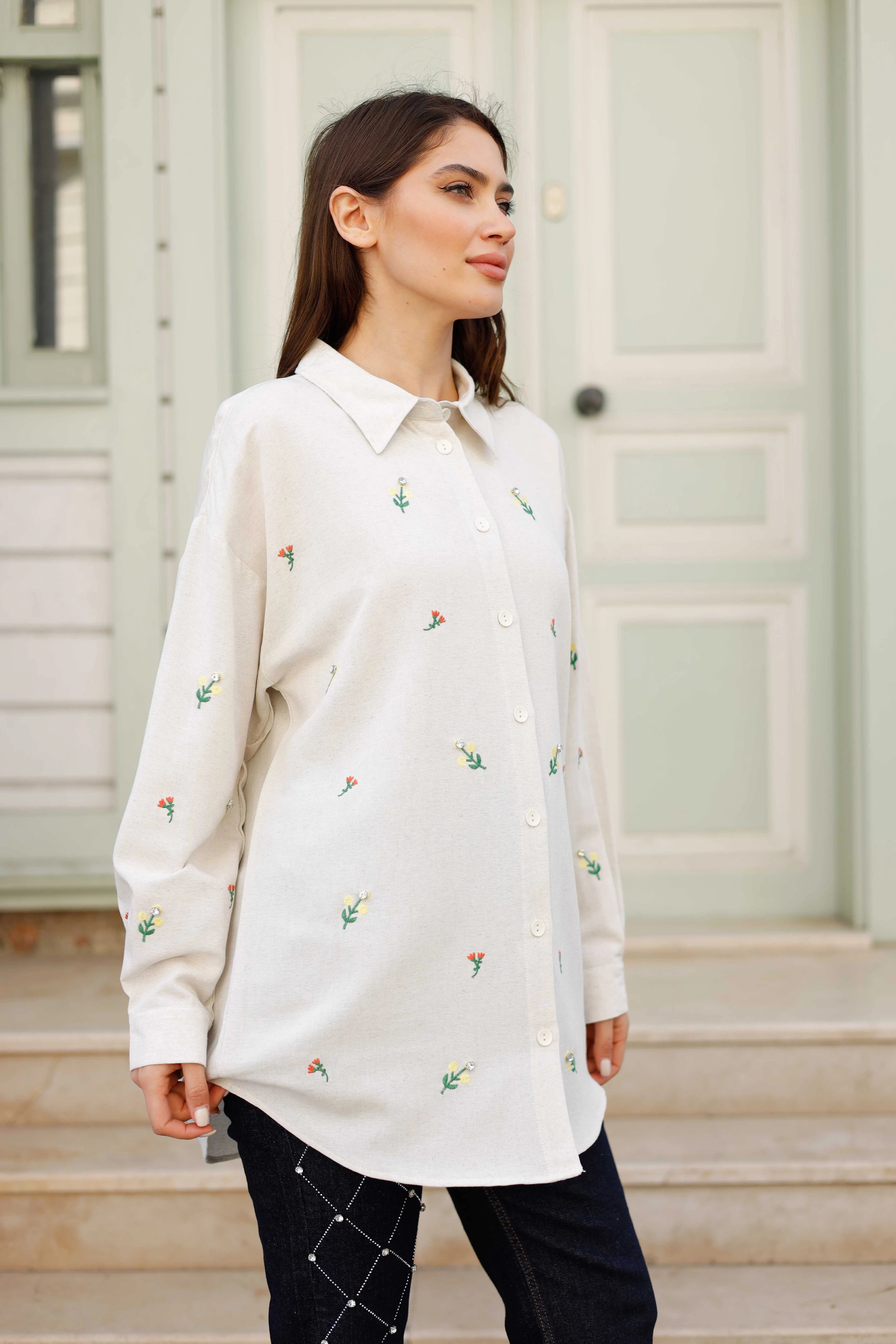 Toptan Poplin Kumaş Çiçek Desen Nakış İşlemeli Gömlek - EKRU