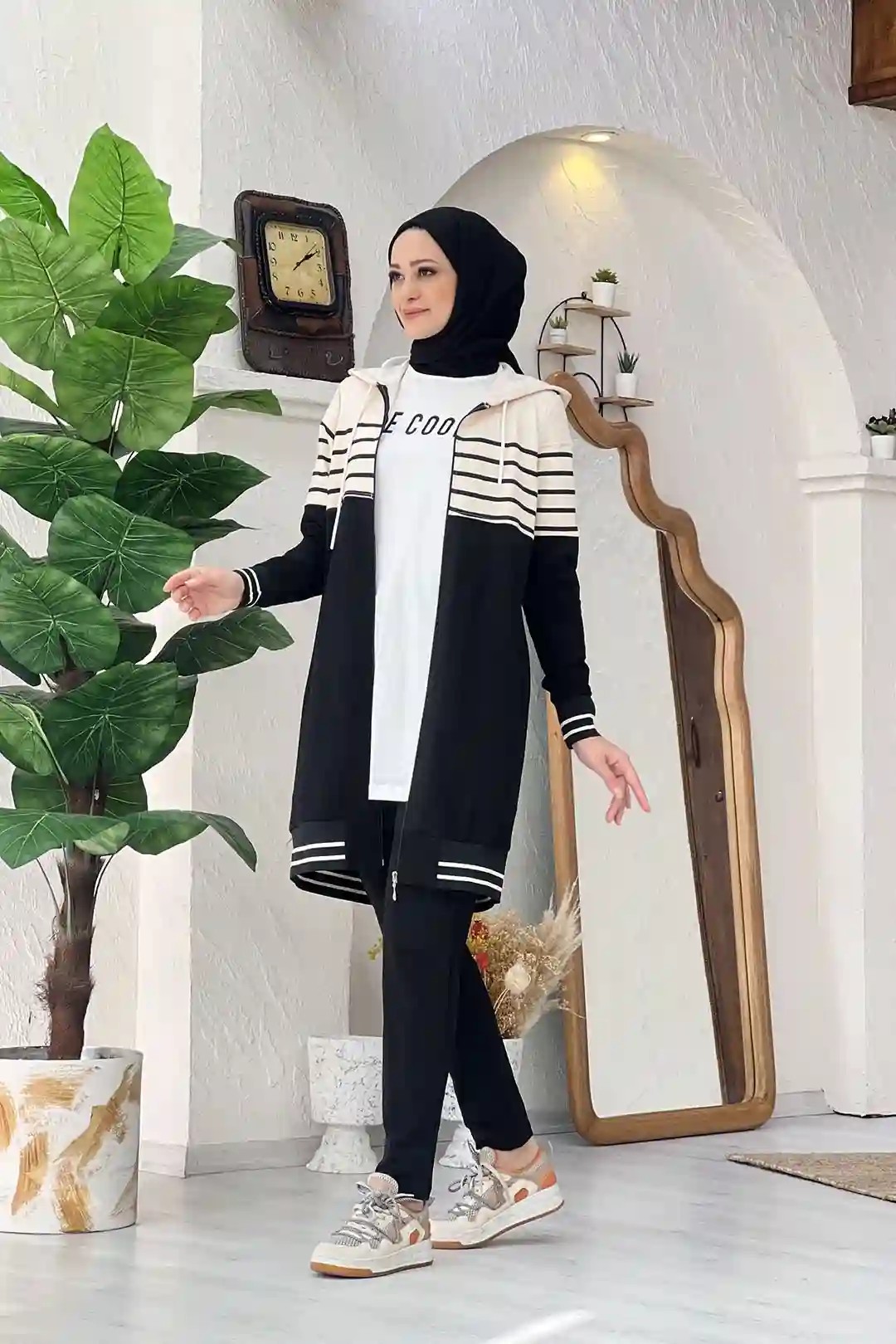 Wholesale Two-Thread Fabric Hooded Stripe Detailed Three-Piece Suit - Black