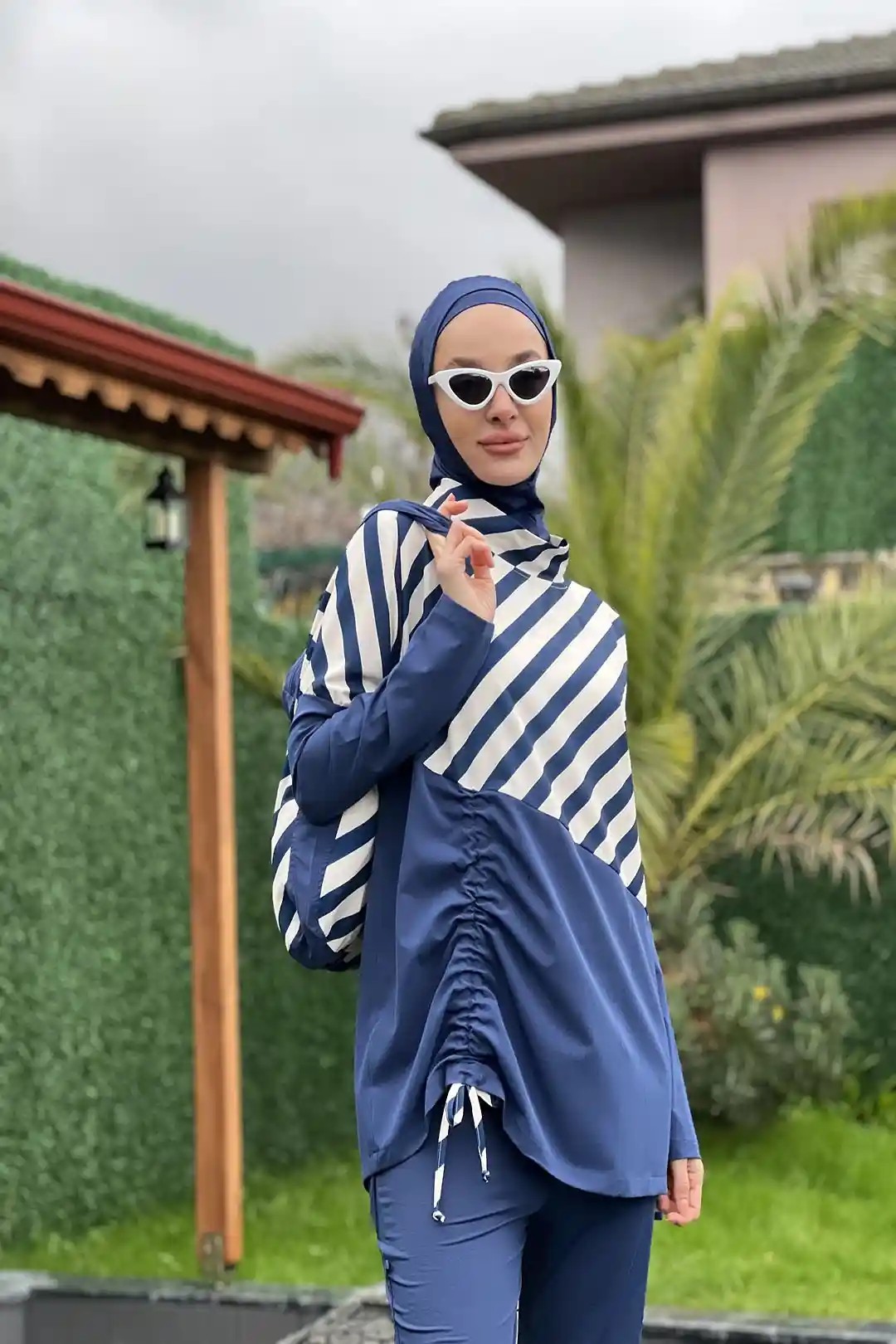 Toptan Polyester Elastan Kumaş Şeritli Büzgü Detaylı Çantalı Dörtlü Tesettür Mayo - LACİVERT