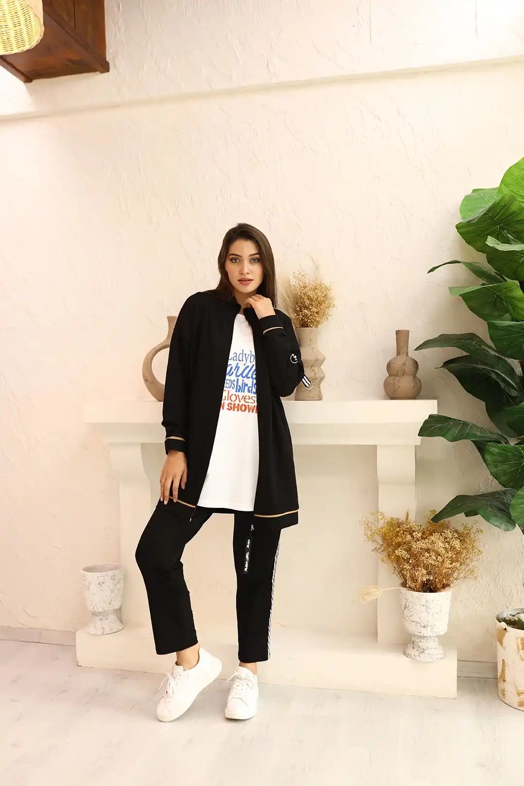Wholesale Two-Thread Fabric Front Text Pattern Sleeves with Pocket Detailed Three-Piece Suit