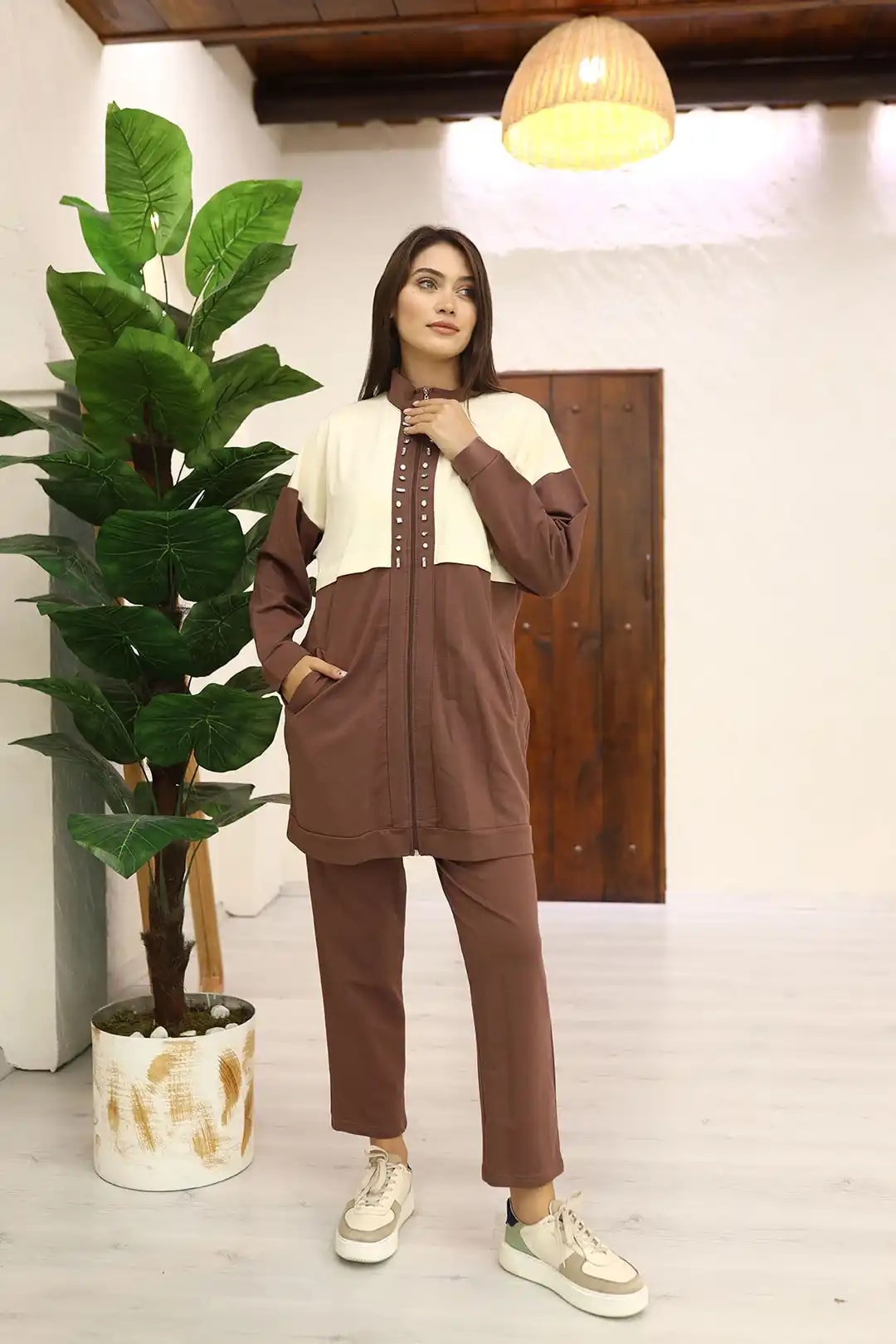 Wholesale Two-Thread Fabric Stone Detailed Two-Piece Suit - Brown