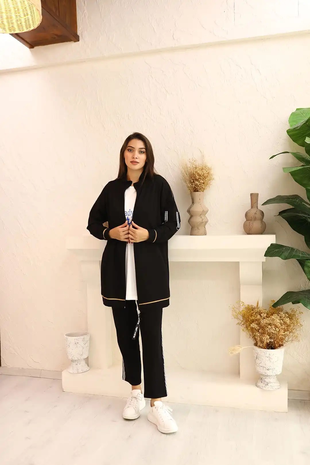 Wholesale Two-Thread Fabric Front Text Pattern Sleeves with Pocket Detailed Three-Piece Suit
