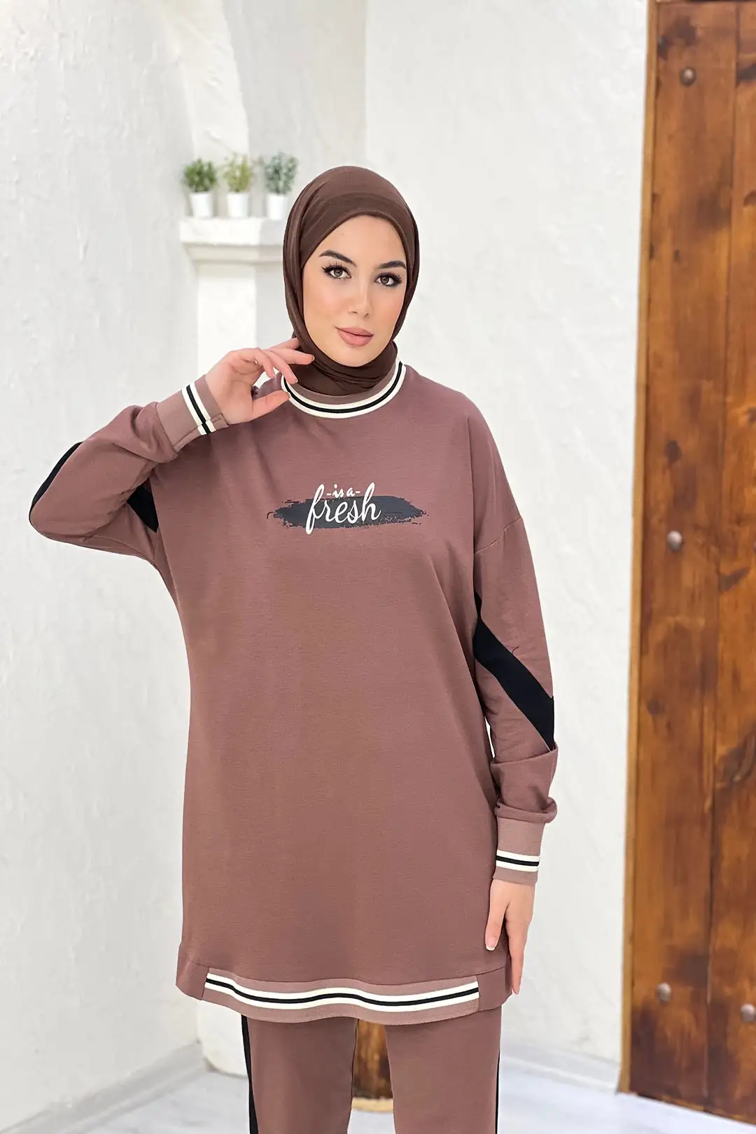 Toptan İki İplik Kumaş Yazı Desenli Ribana Detaylı İkili Takım - KAHVE