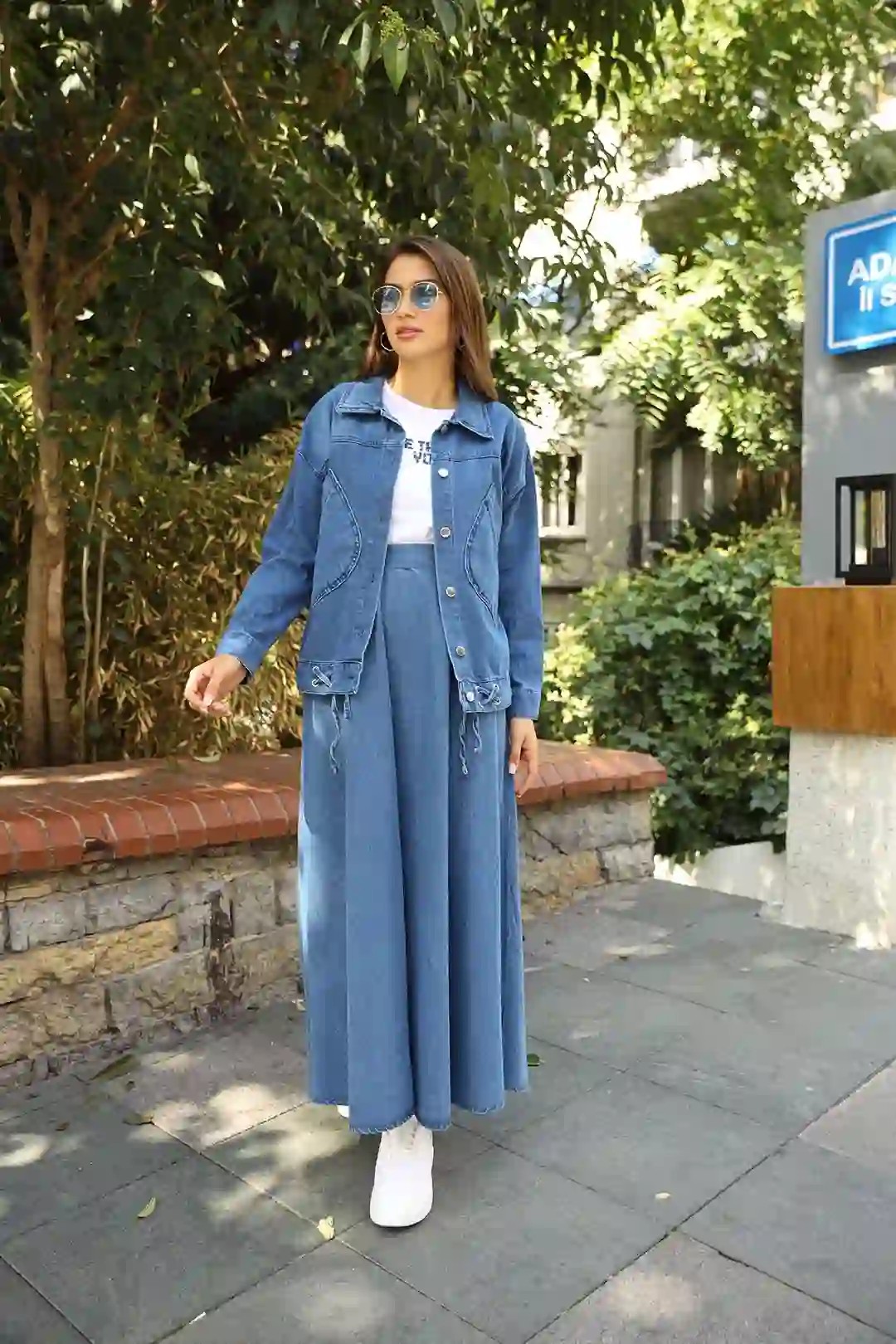 Wholesale Denim Fabric Front Buttoned Three-Piece Skirt Suit