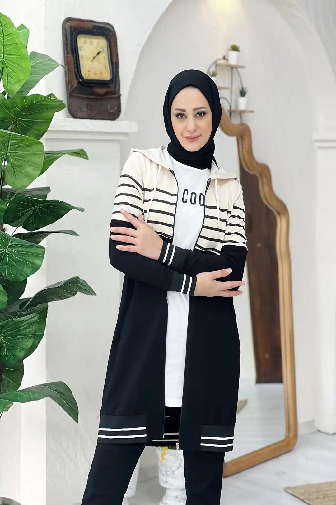 Wholesale Two-Thread Fabric Hooded Stripe Detailed Three-Piece Suit - Black