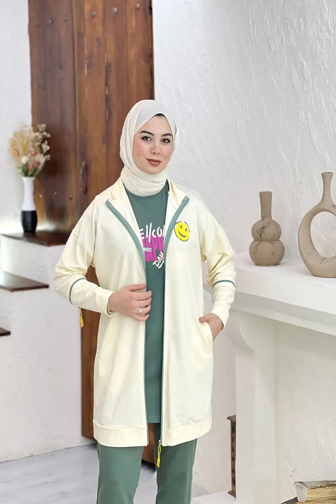 Toptan İki İplik Kumaş Smiley Detaylı Üçlü Takım - MİNT YEŞİLİ
