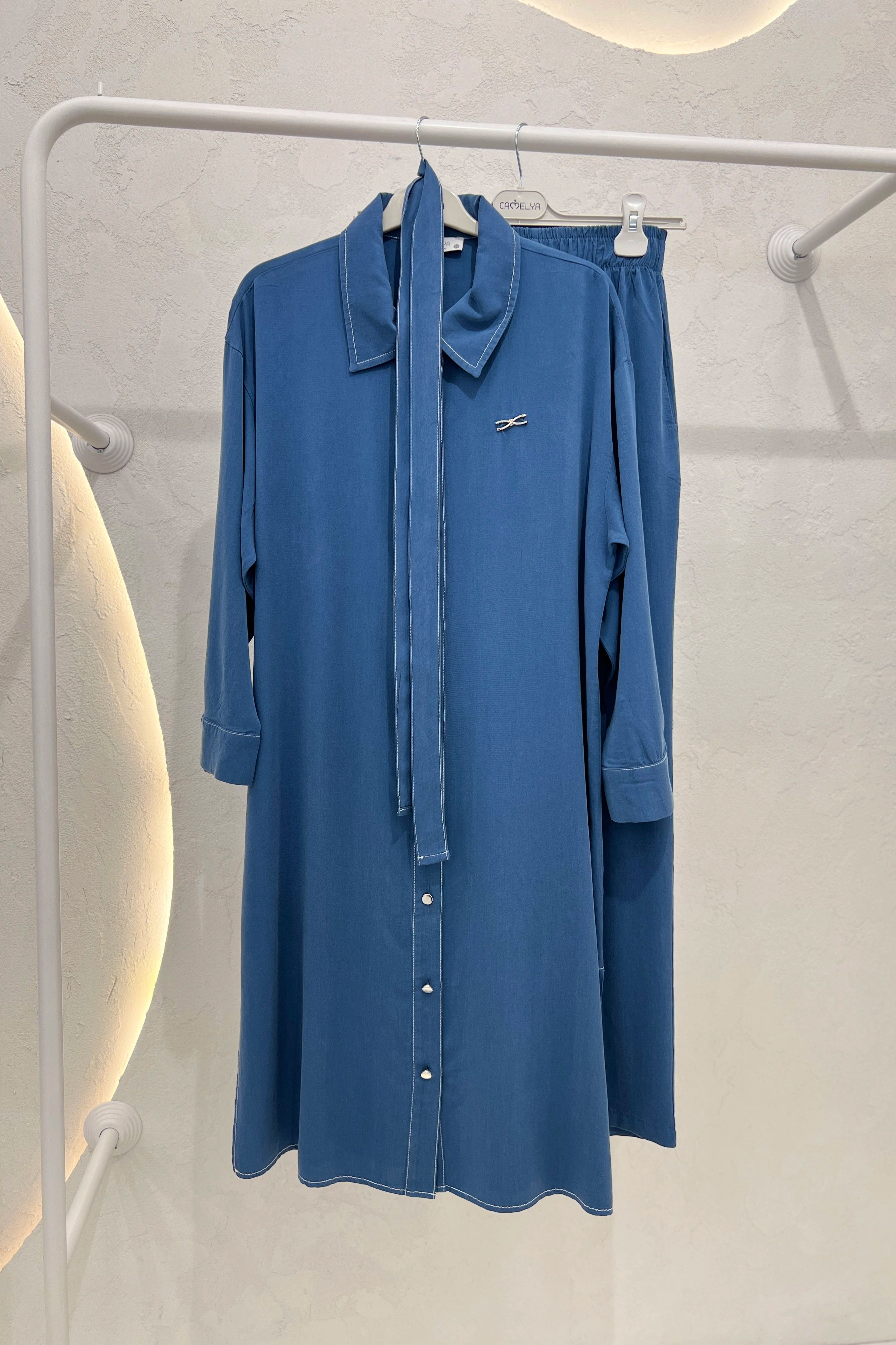 Wholesale Tencel Fabric Buttoned and Belted Double-Piece Suit - b10693 Product Information - Indigo