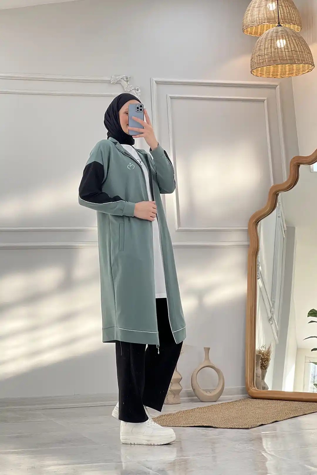 Biye Detaylarının Zarafetiyle İki İplik Kumaş Üçlü Takım 10352