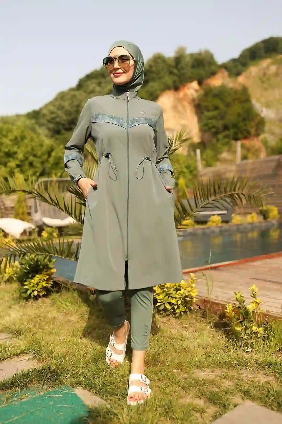 Beli Büzgülü ve Kolları Lastikli Polyester Elastan Tesettür Mayo 10366