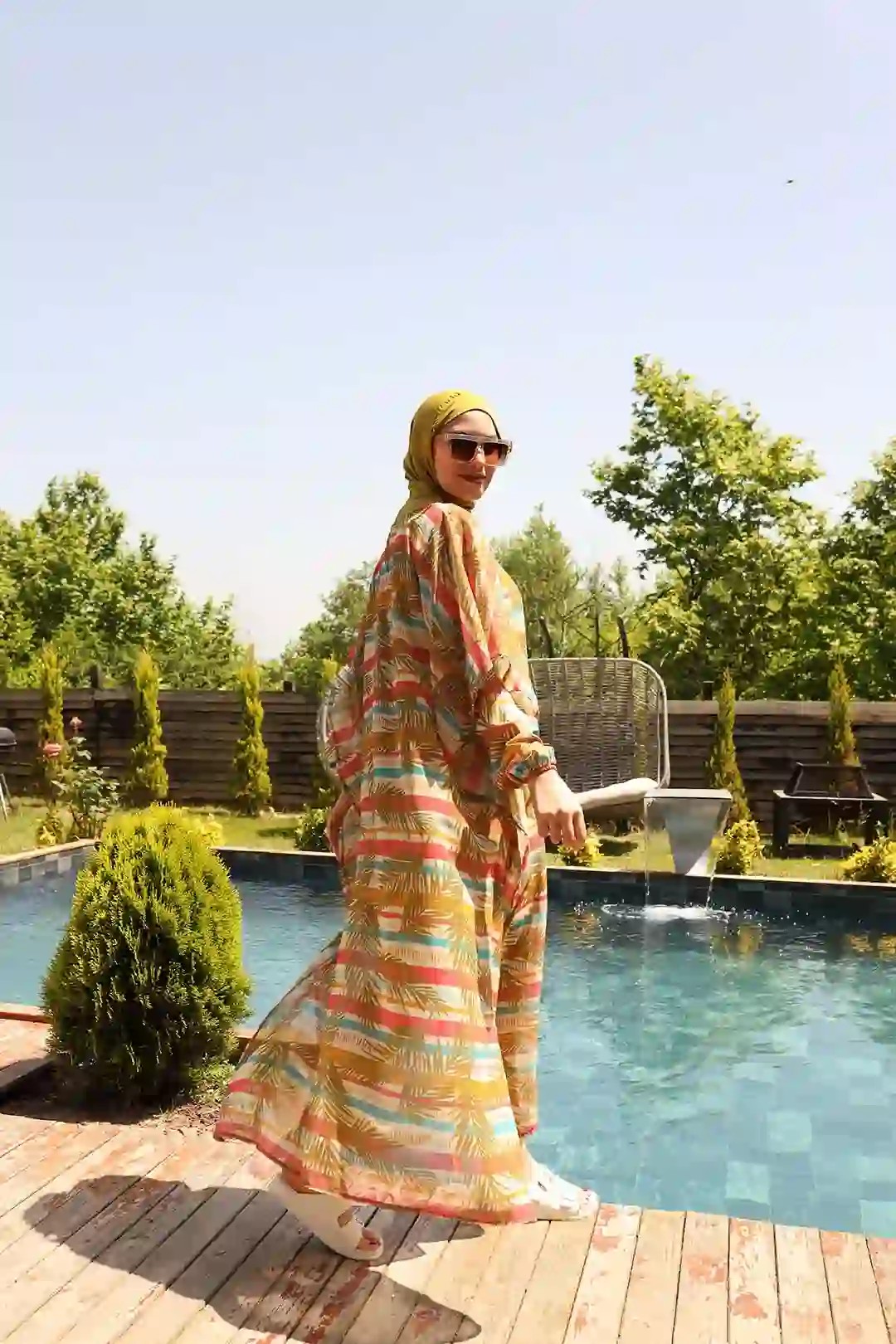 Wholesale Polyester Elastane Fabric Elastic Sleeve Leaf Pattern Modest Swimsuit