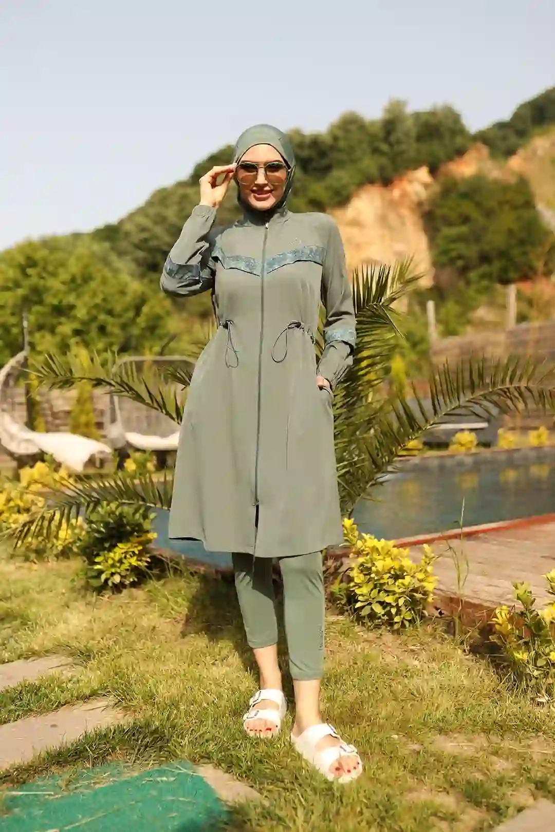 Beli Büzgülü ve Kolları Lastikli Polyester Elastan Tesettür Mayo 10366