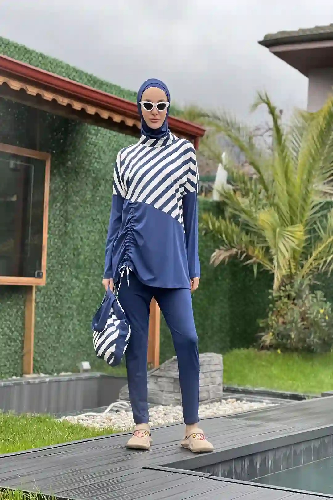 Toptan Polyester Elastan Kumaş Şeritli Büzgü Detaylı Çantalı Dörtlü Tesettür Mayo - LACİVERT