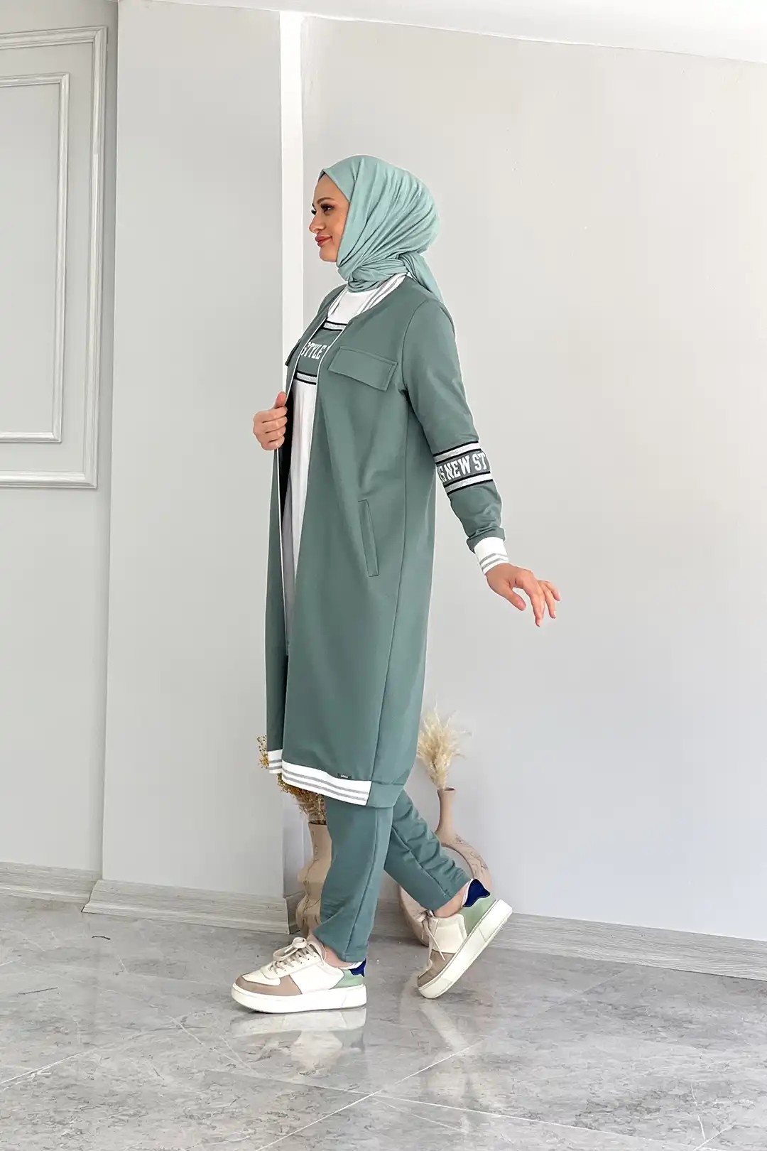 Toptan İki İplik Kolları Yazı Baskı Detaylı Üçlü Takım - MİNT YEŞİLİ