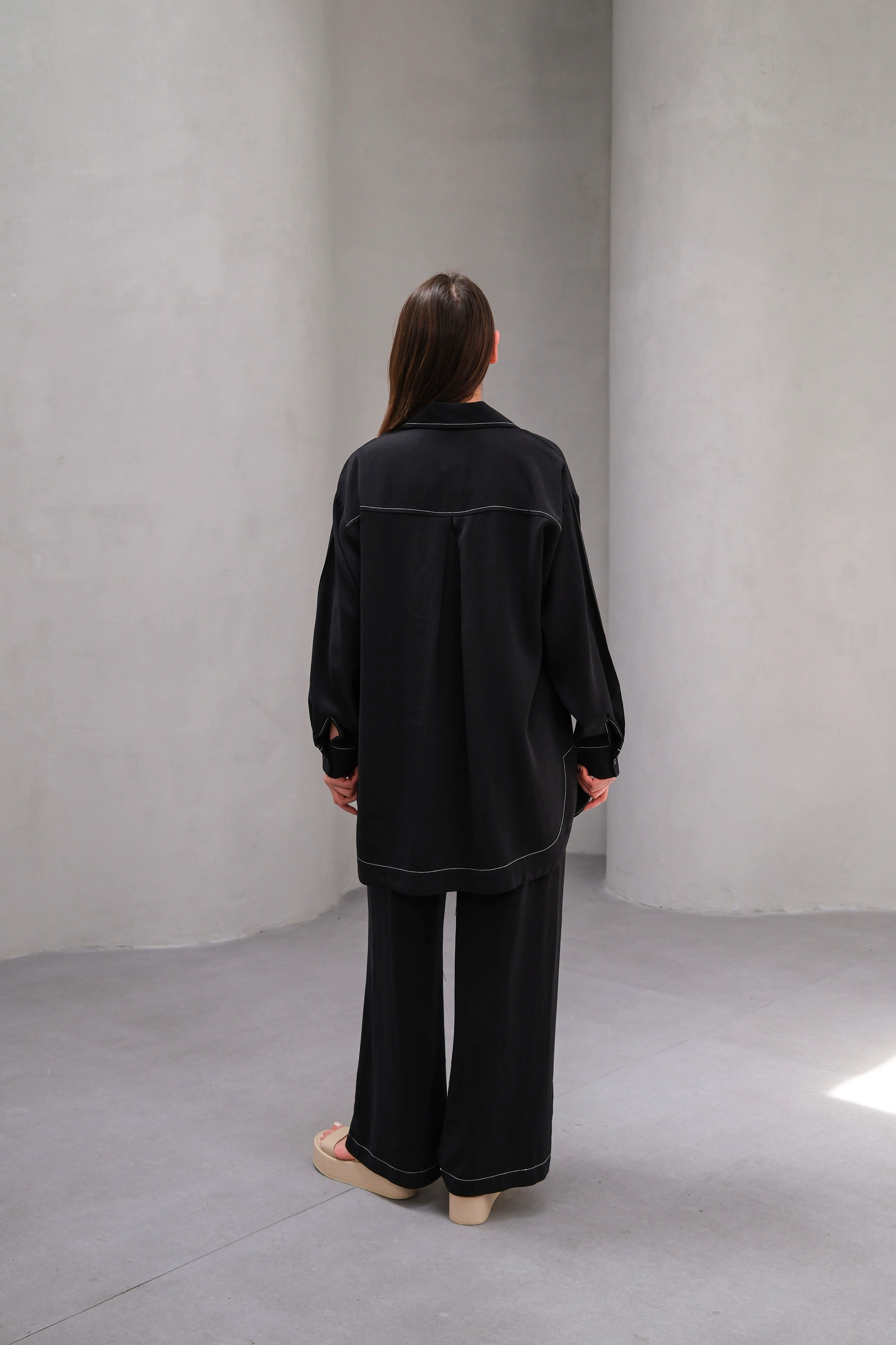 Wholesale Tencel Fabric Buttoned Flap Pocket Two Piece Suit - 10644 Product Information
